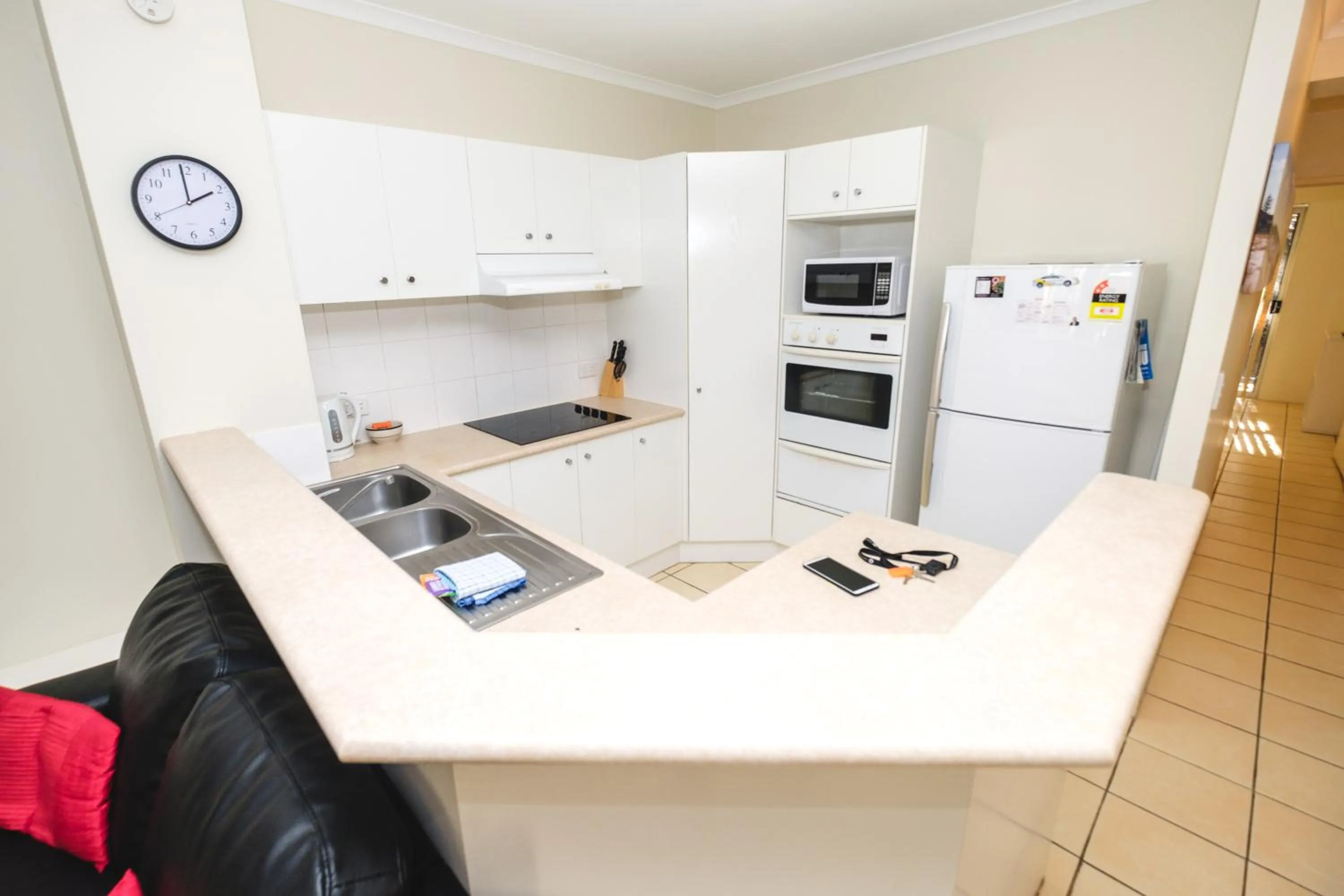 Kitchen or kitchenette in Sanctuary Lake Apartments