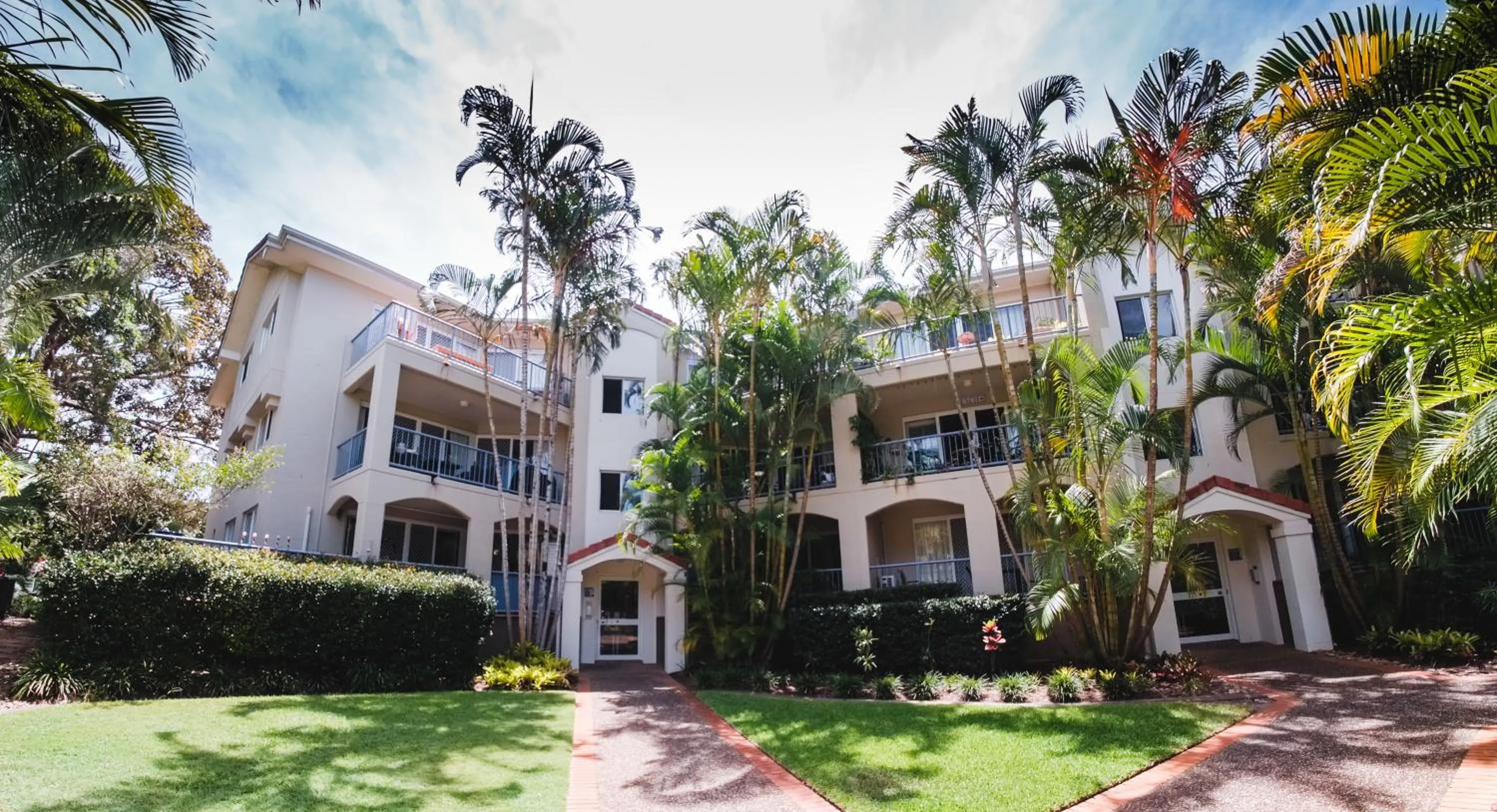 Garden view in Sanctuary Lake Apartments
