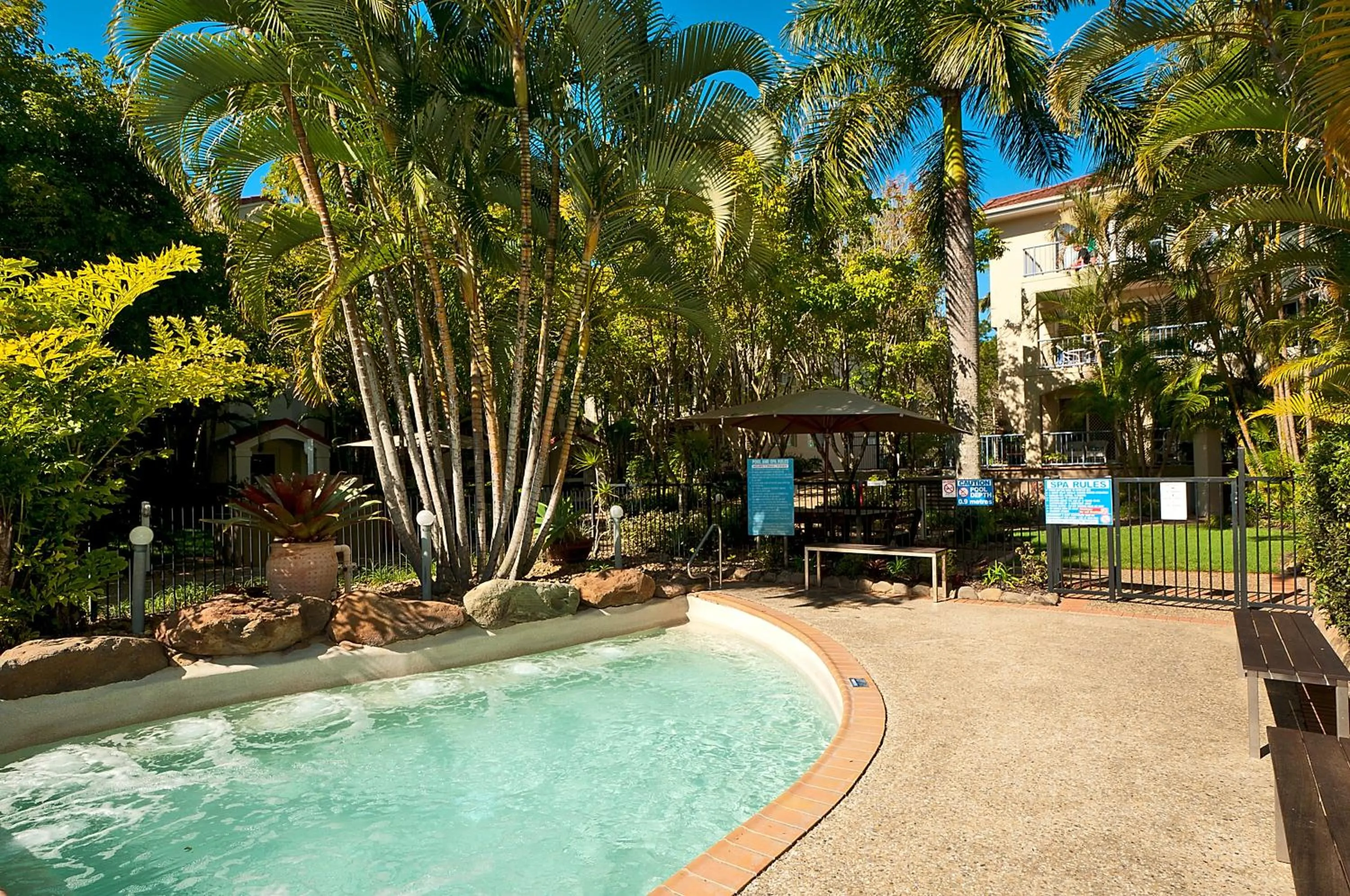 Day in Sanctuary Lake Apartments