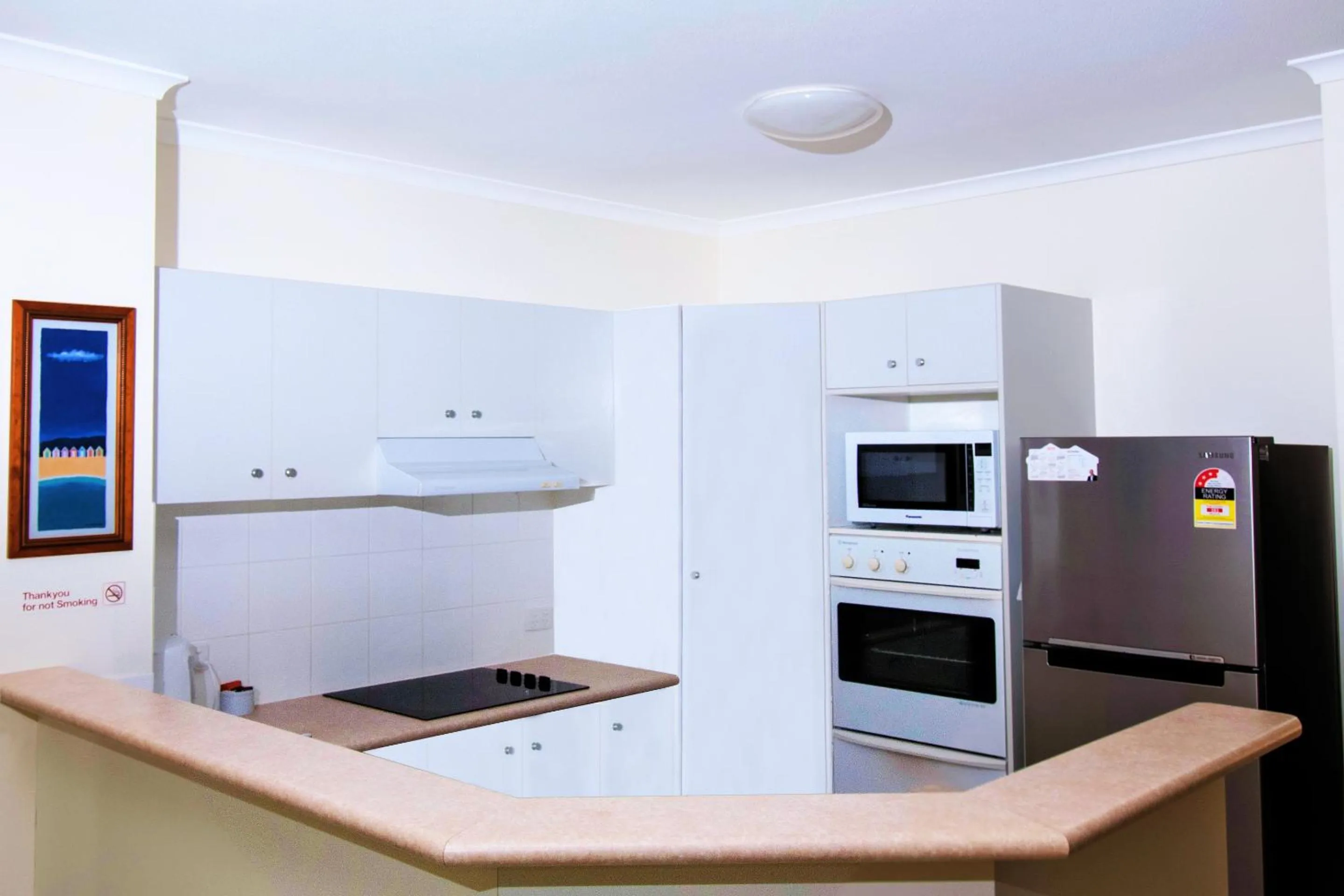 Kitchen or kitchenette in Sanctuary Lake Apartments
