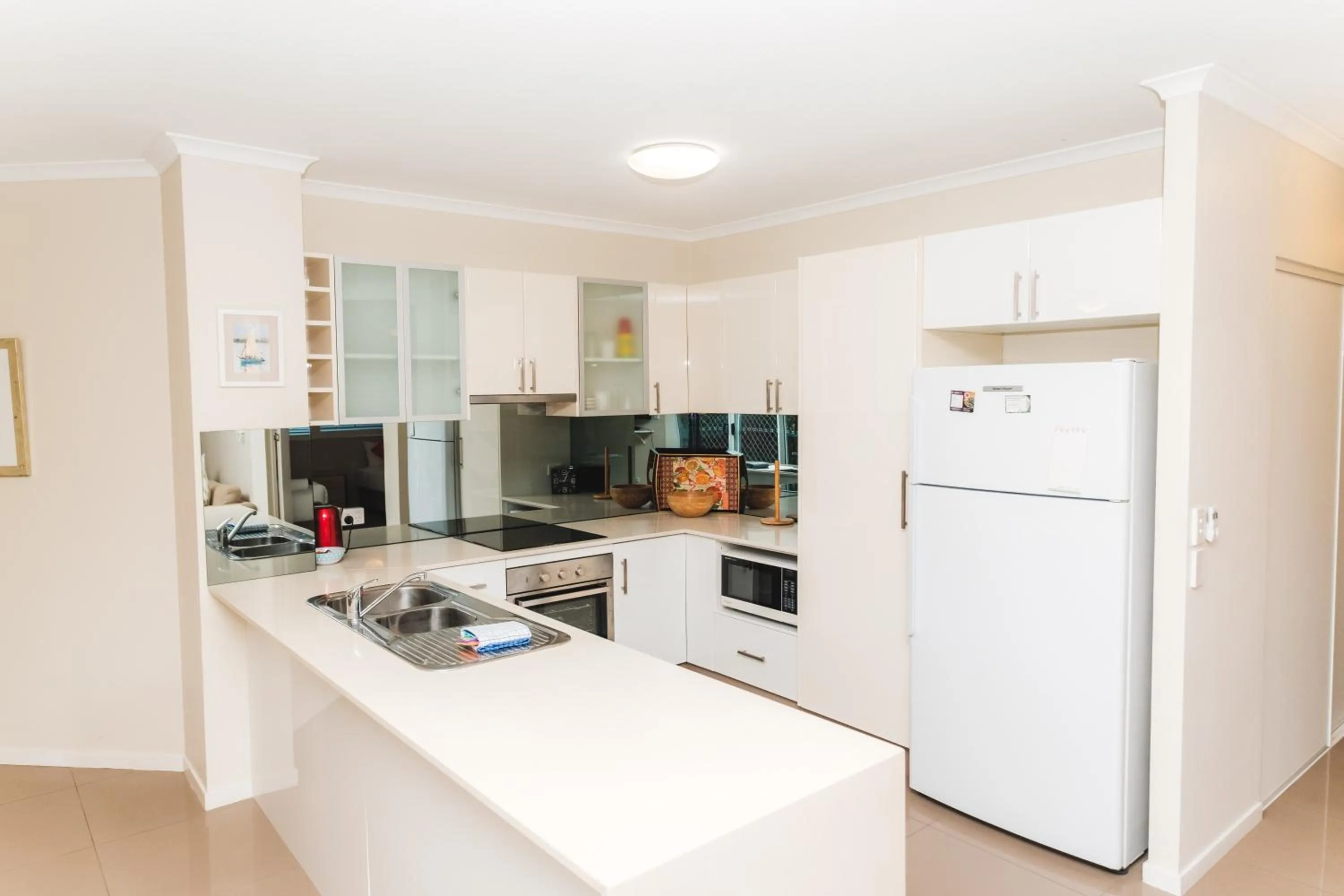 Kitchen or kitchenette in Sanctuary Lake Apartments