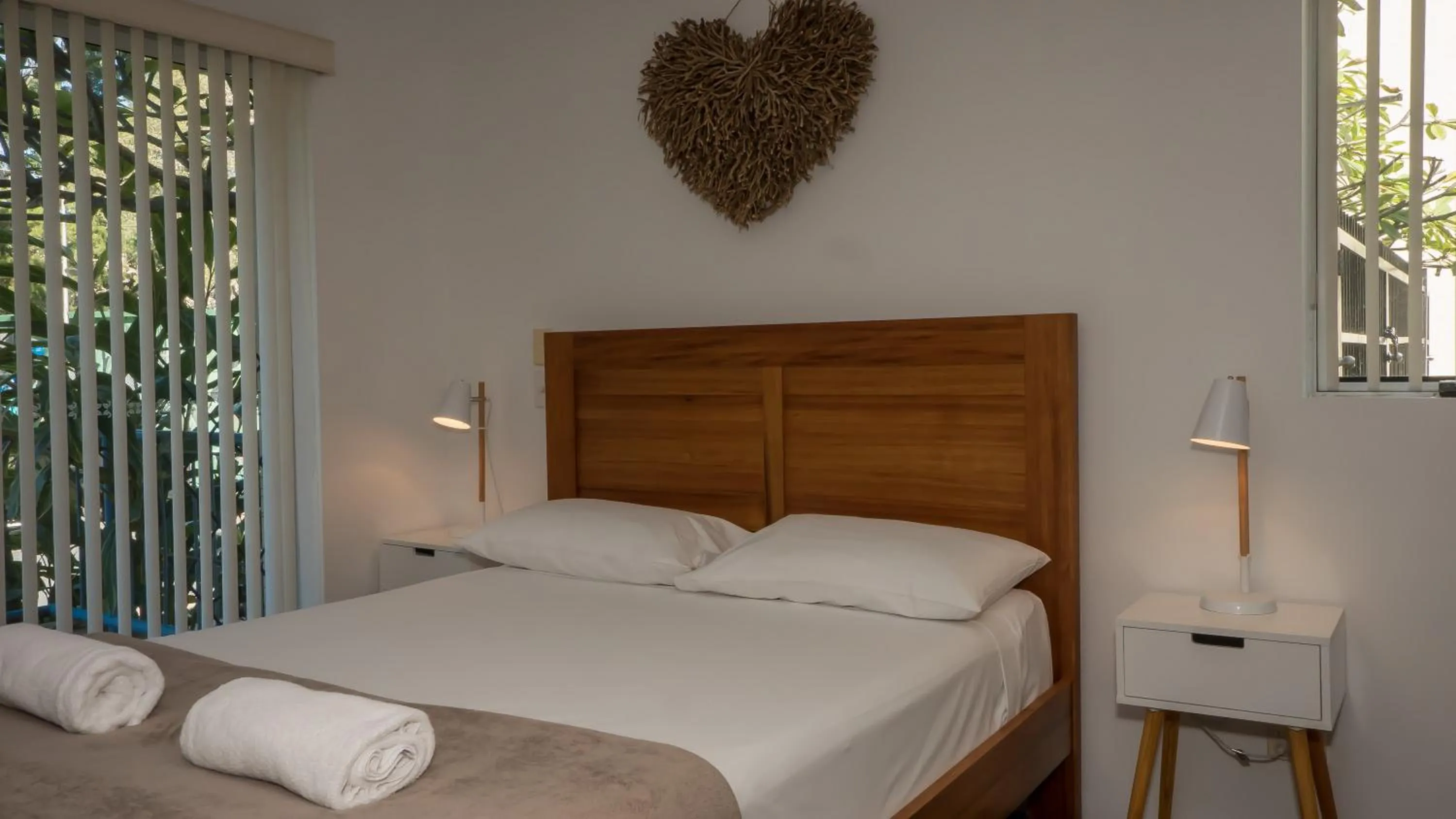 Bedroom, Bed in Sanctuary Lake Apartments