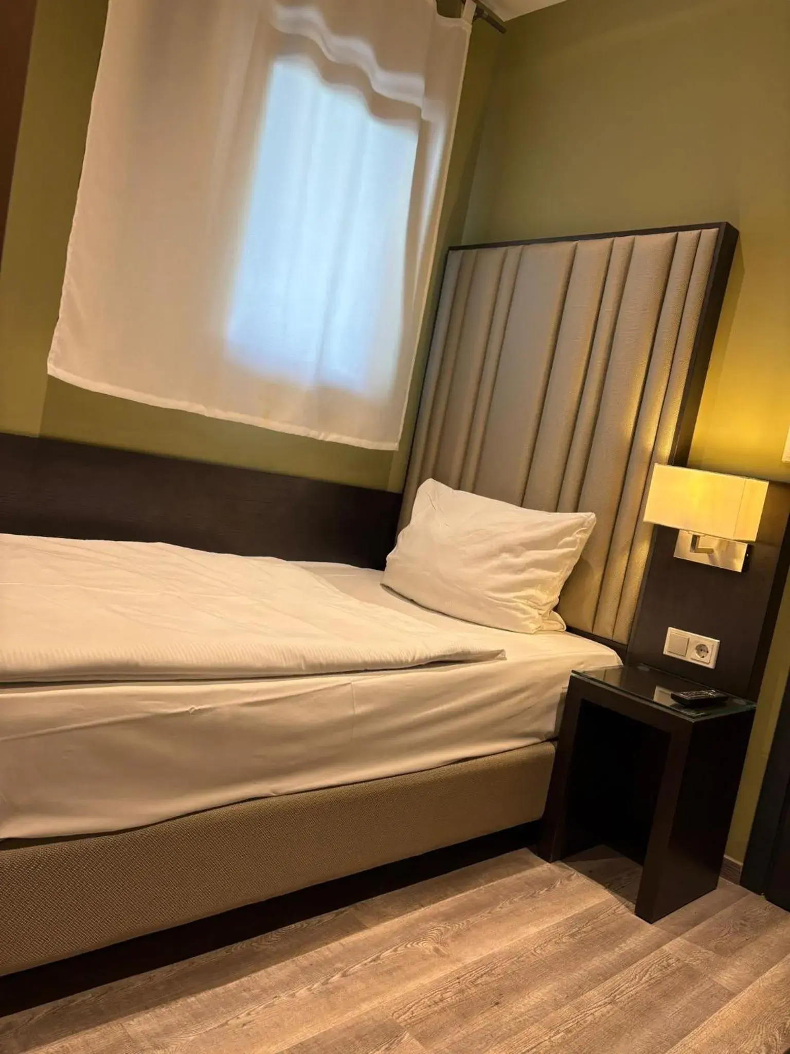 Single Room - single occupancy in Hotel Athen Kelsterbach Frankfurt Airport Single Room - single occupancy in Hotel Athen Kelsterbach Frankfurt Airport