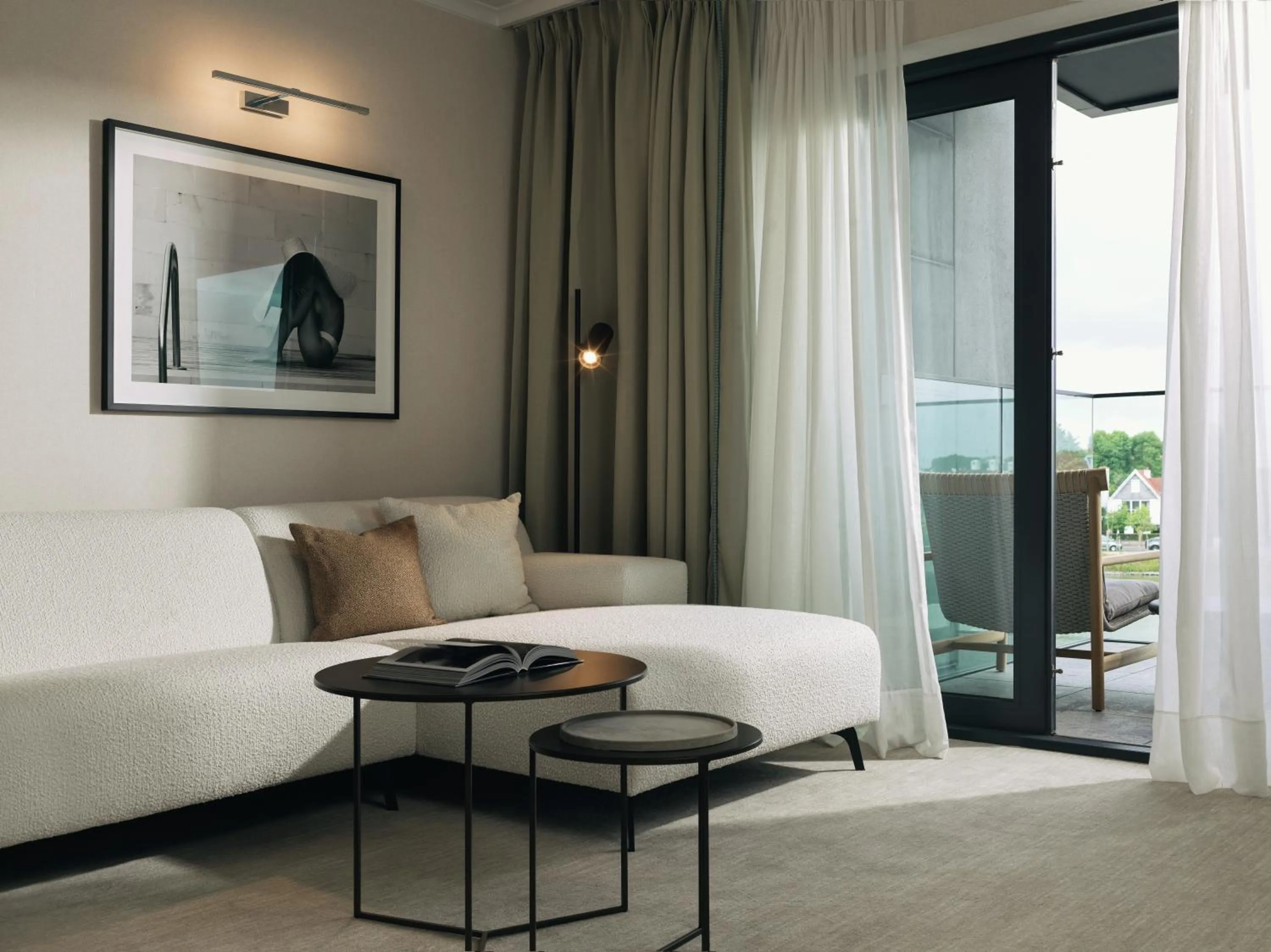 Bed in La Réserve Resort