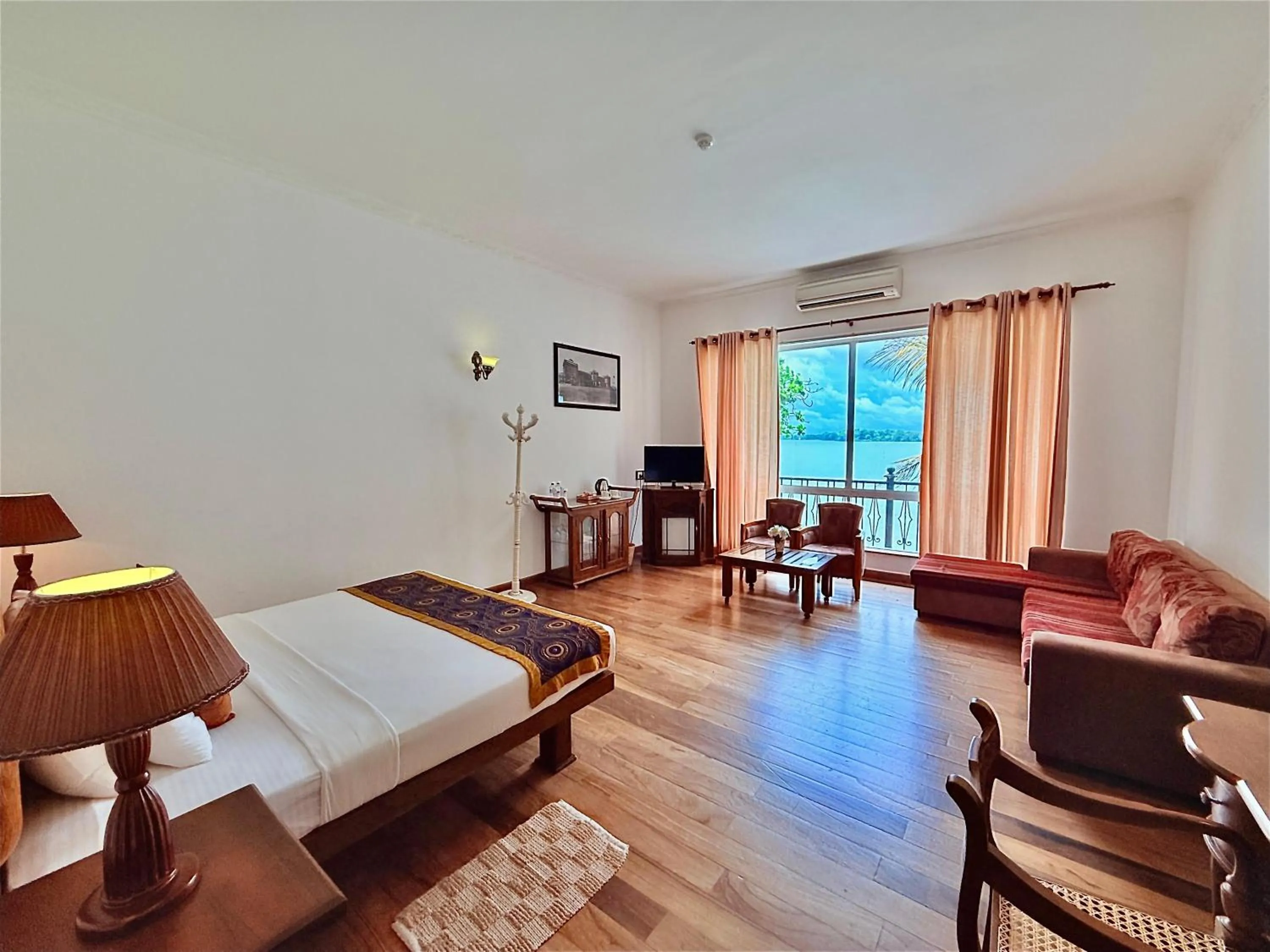 Guests, Bed in Centauria Lake Resort