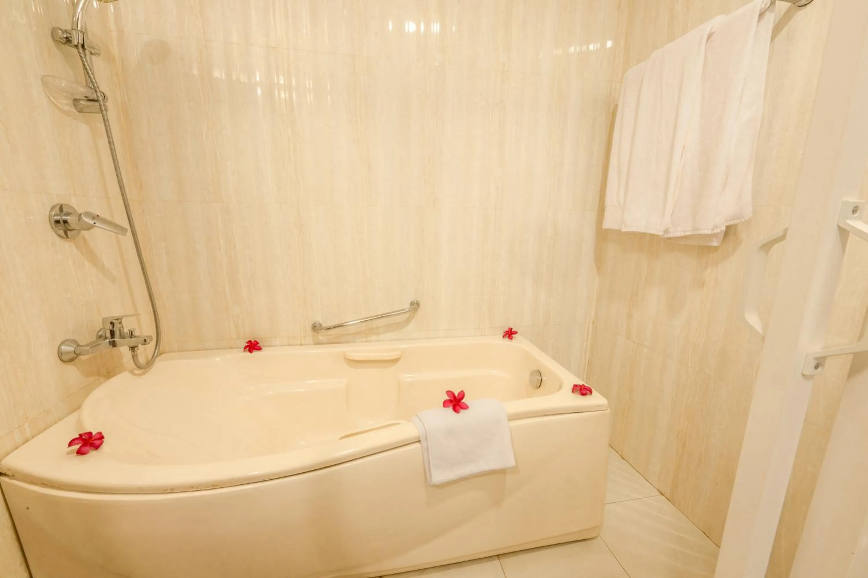 Bath in Centauria Lake Resort