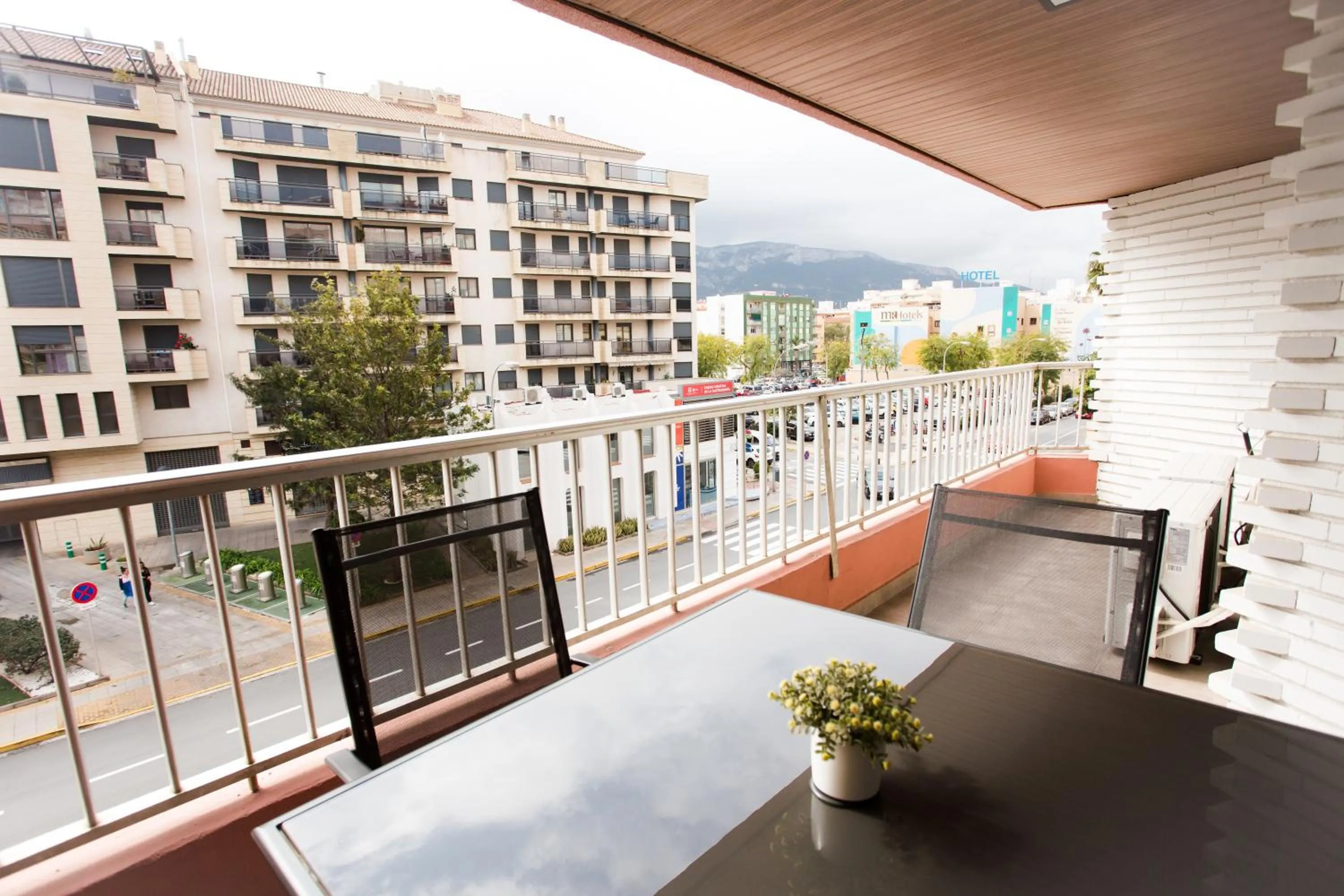Enviable Location at Port Denia - Walk to Marineta Casiana Beach