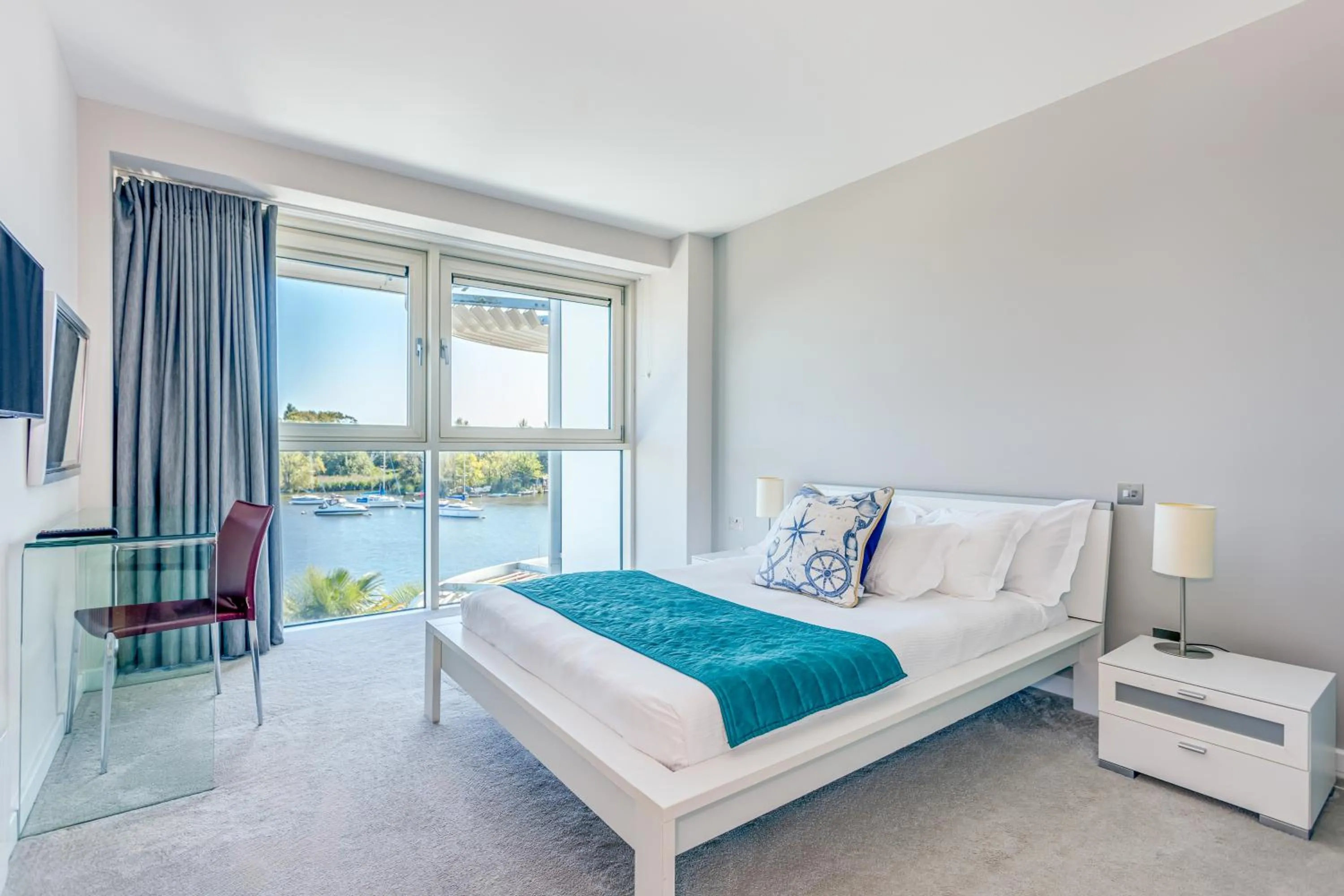 Bed in Captain's Club Hotel & Spa