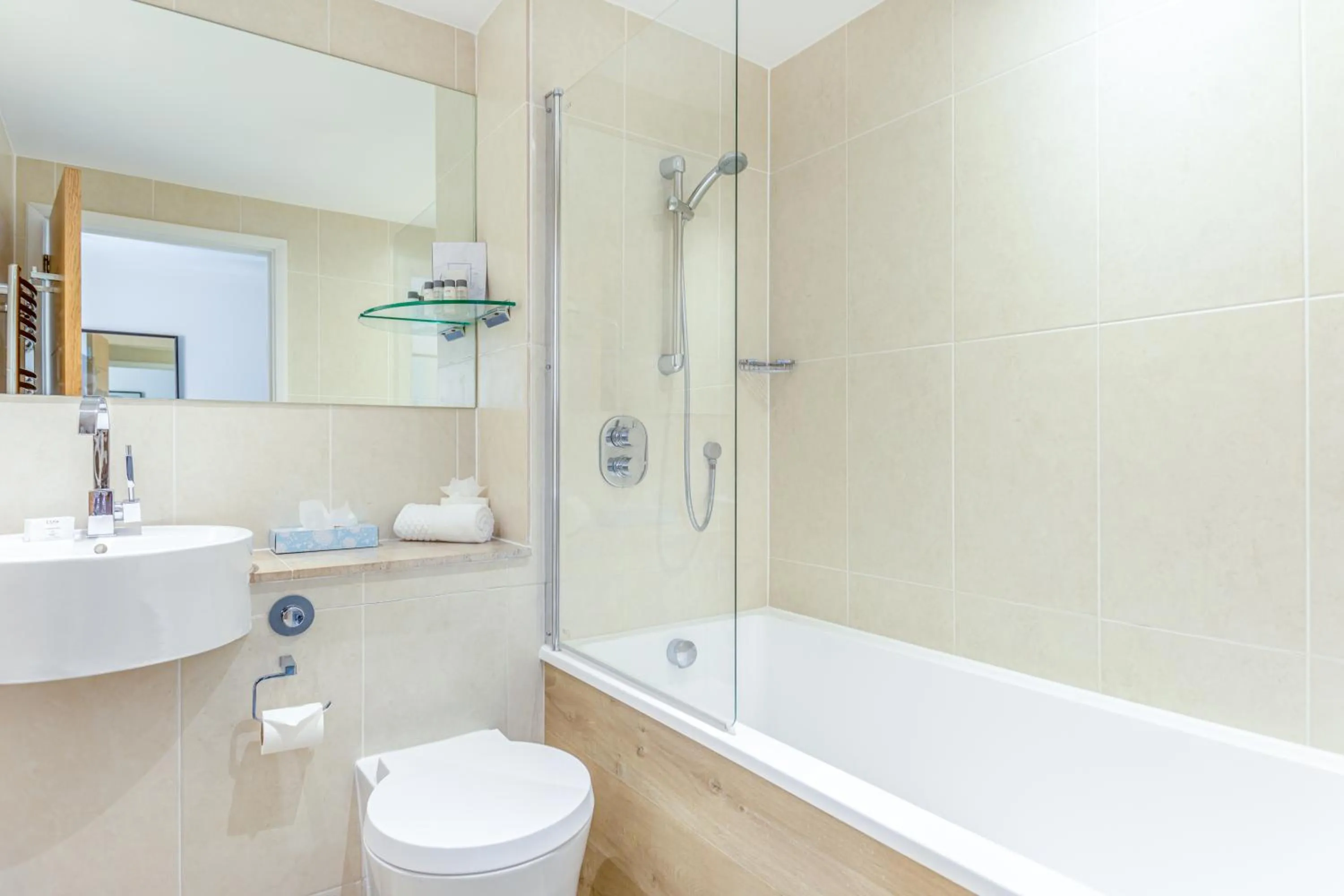 Captain's Club Hotel & Spa