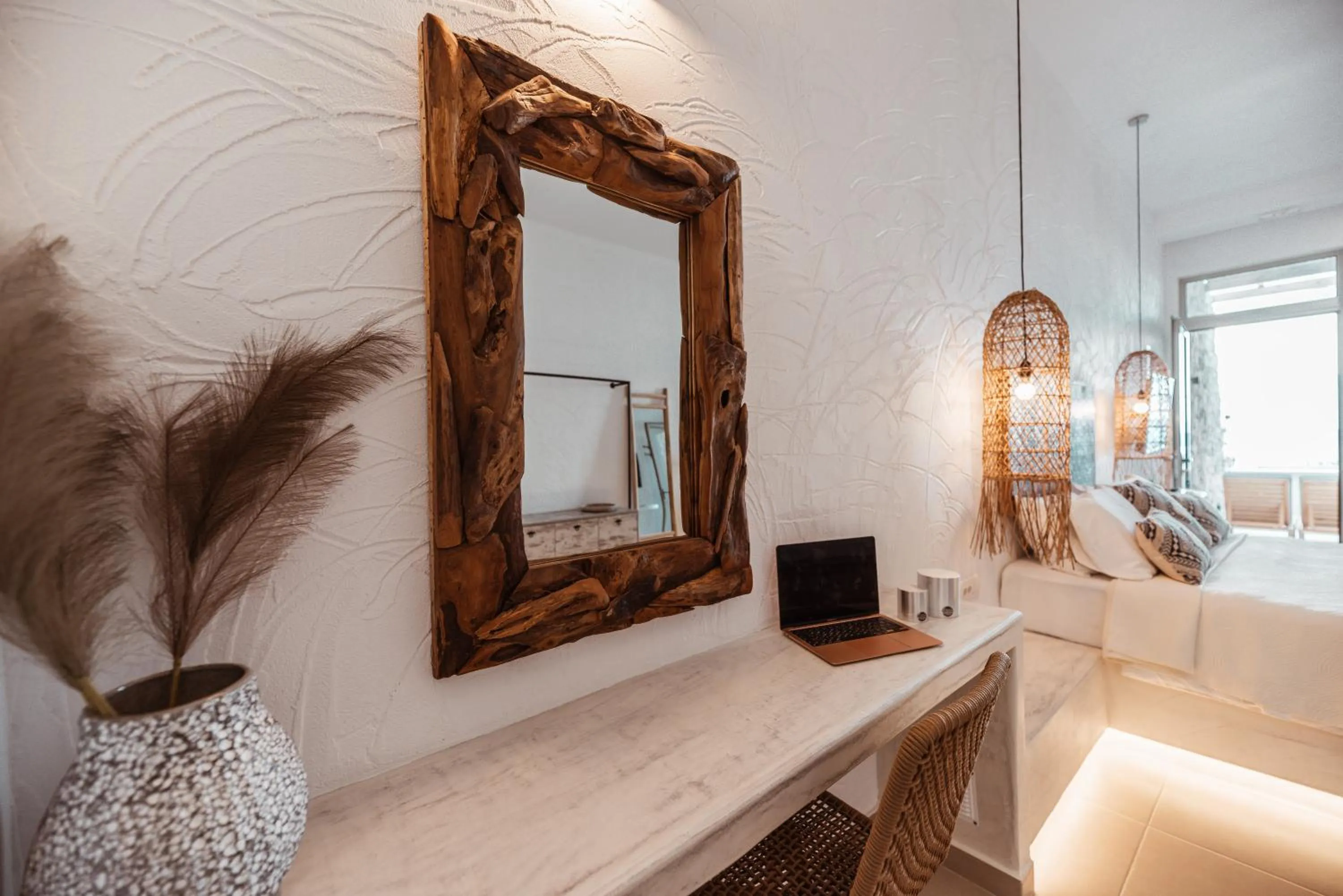 Delfini Beach Hotel & Suites