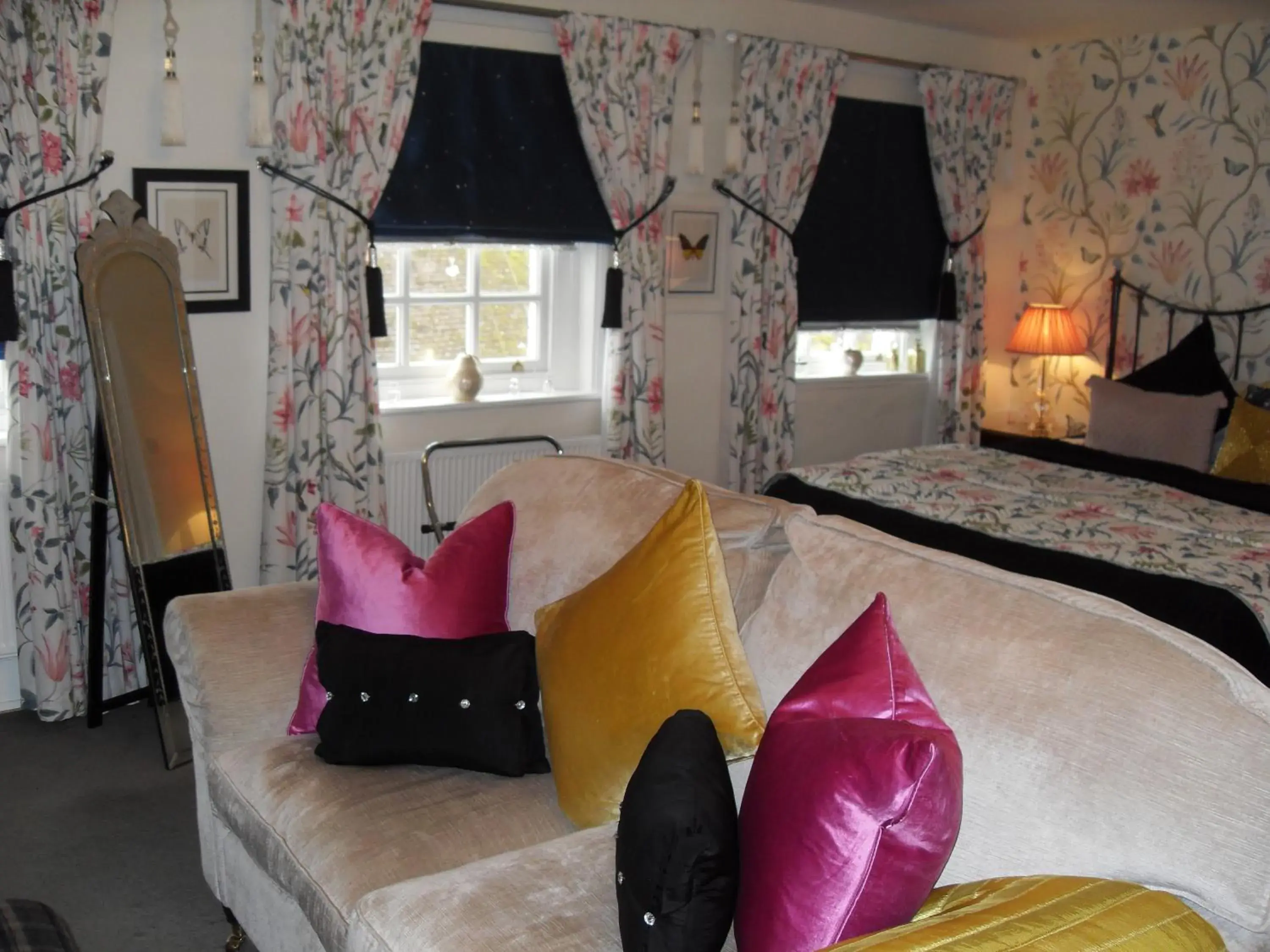 Superior Suite - single occupancy in Jessop House Superior Suite - single occupancy in Jessop House