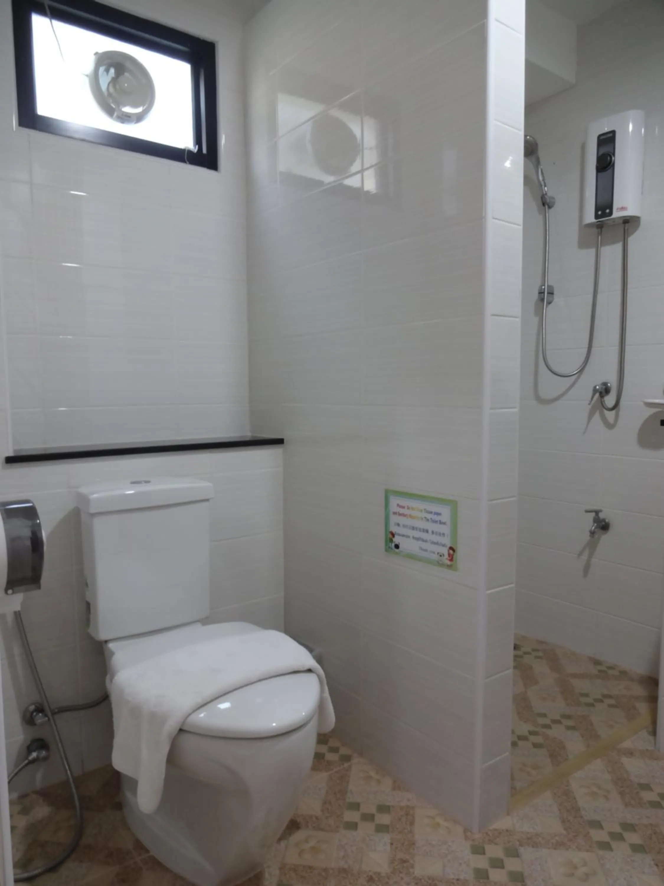 Shower in Rena House Chiang Mai