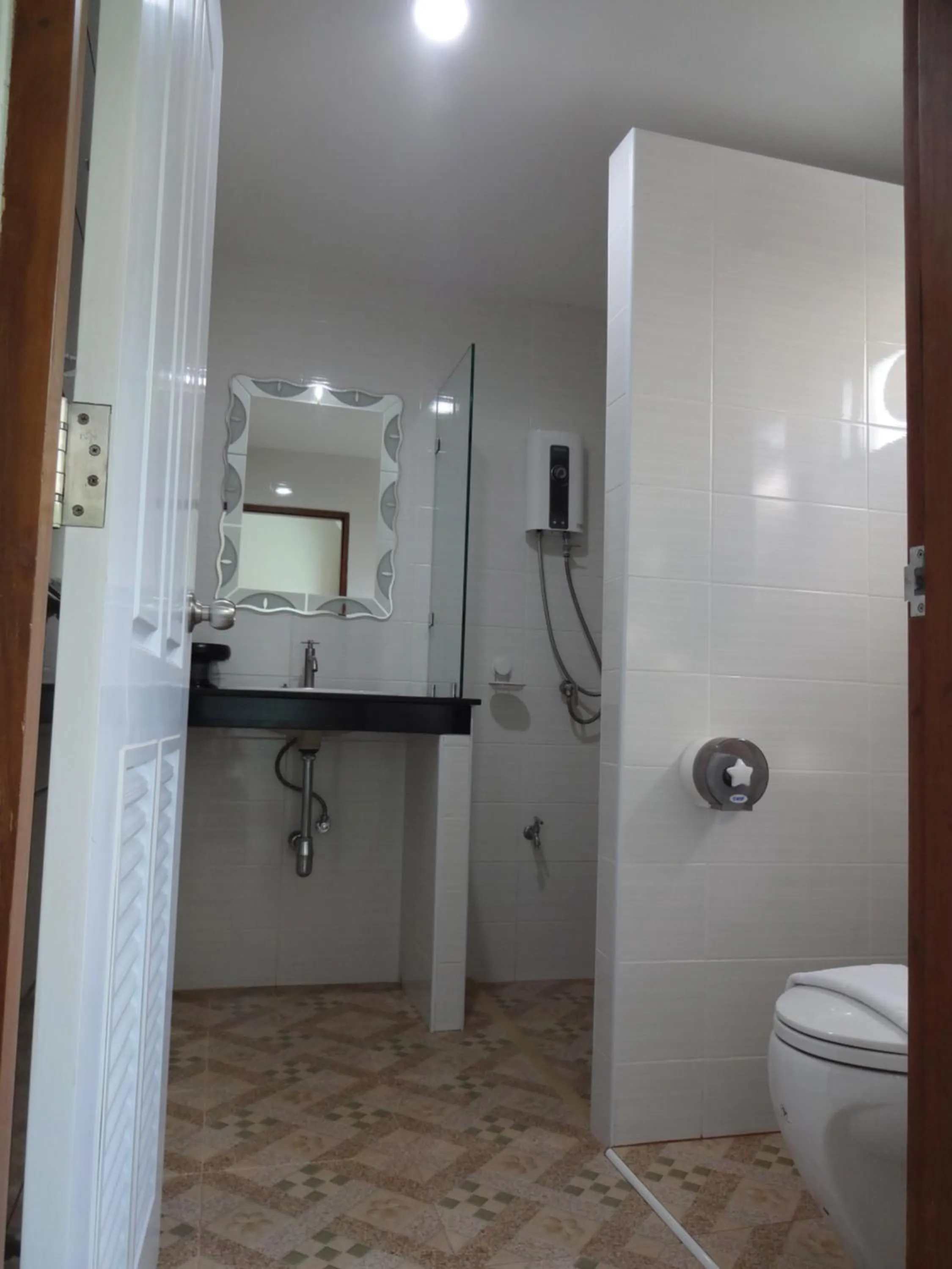 Shower in Rena House Chiang Mai