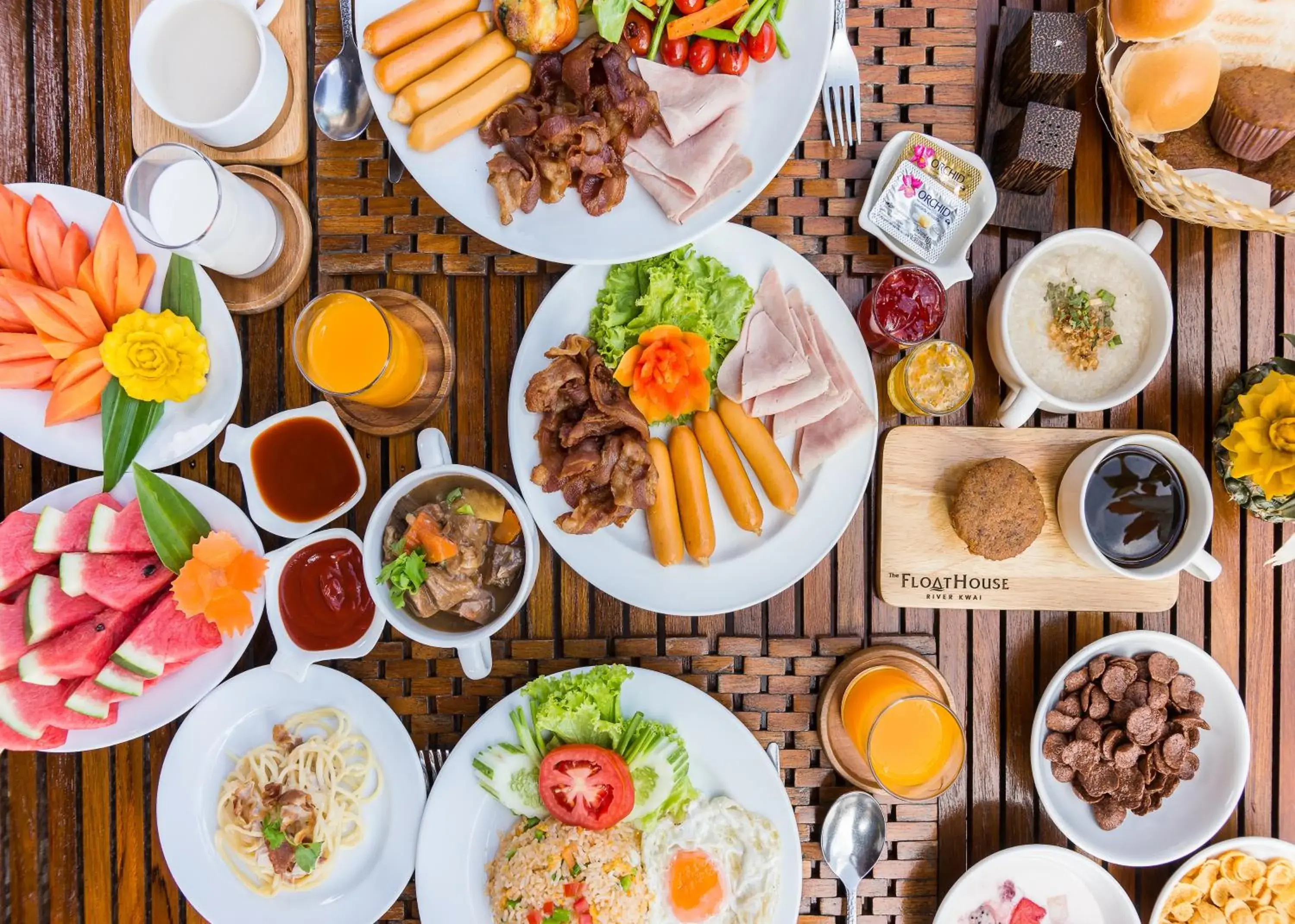 Food and drinks in The Float House River Kwai Food and drinks in The Float House River Kwai