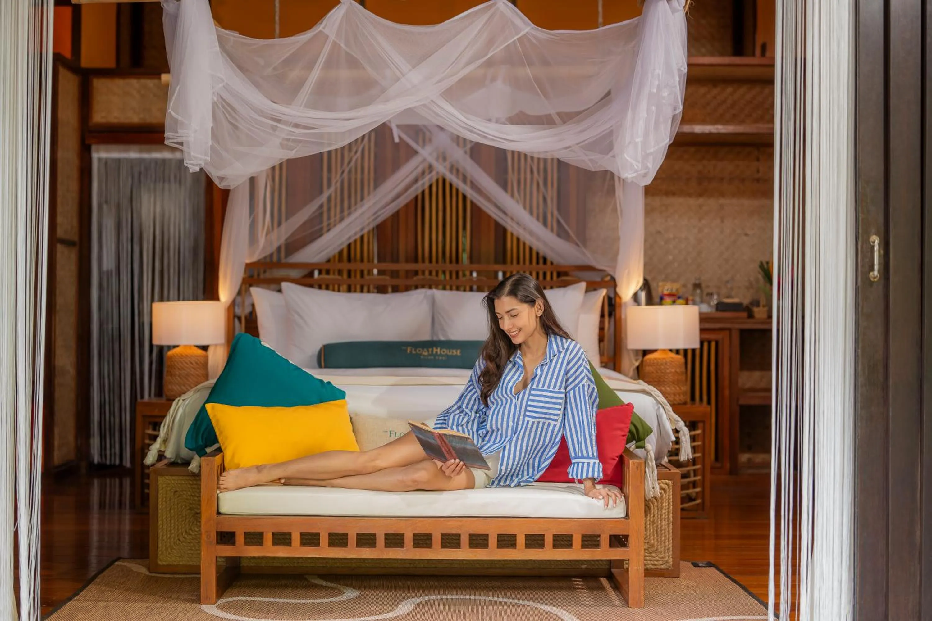 Bedroom, Bed in The Float House River Kwai