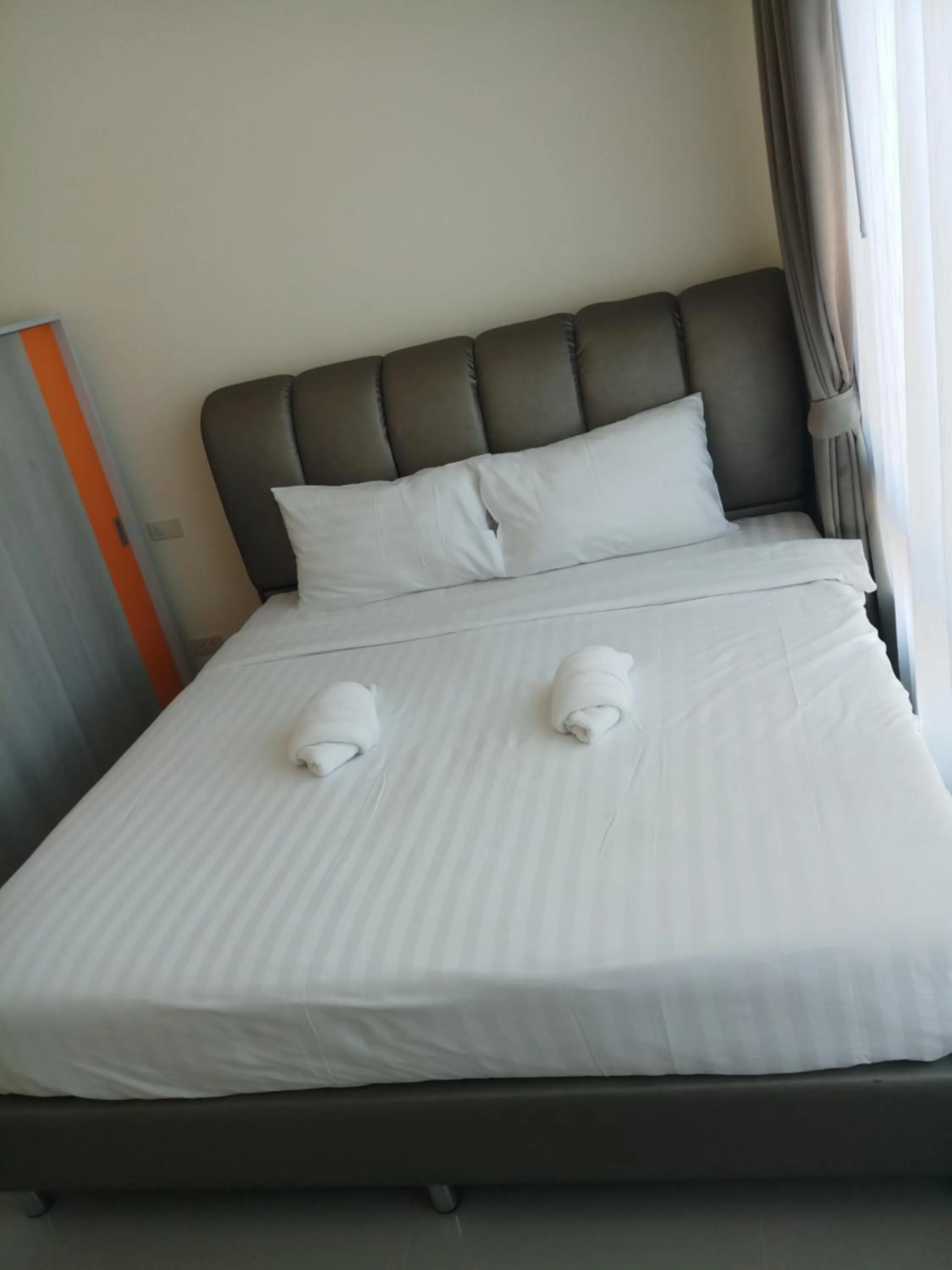 Bed in Long N Joy Samui