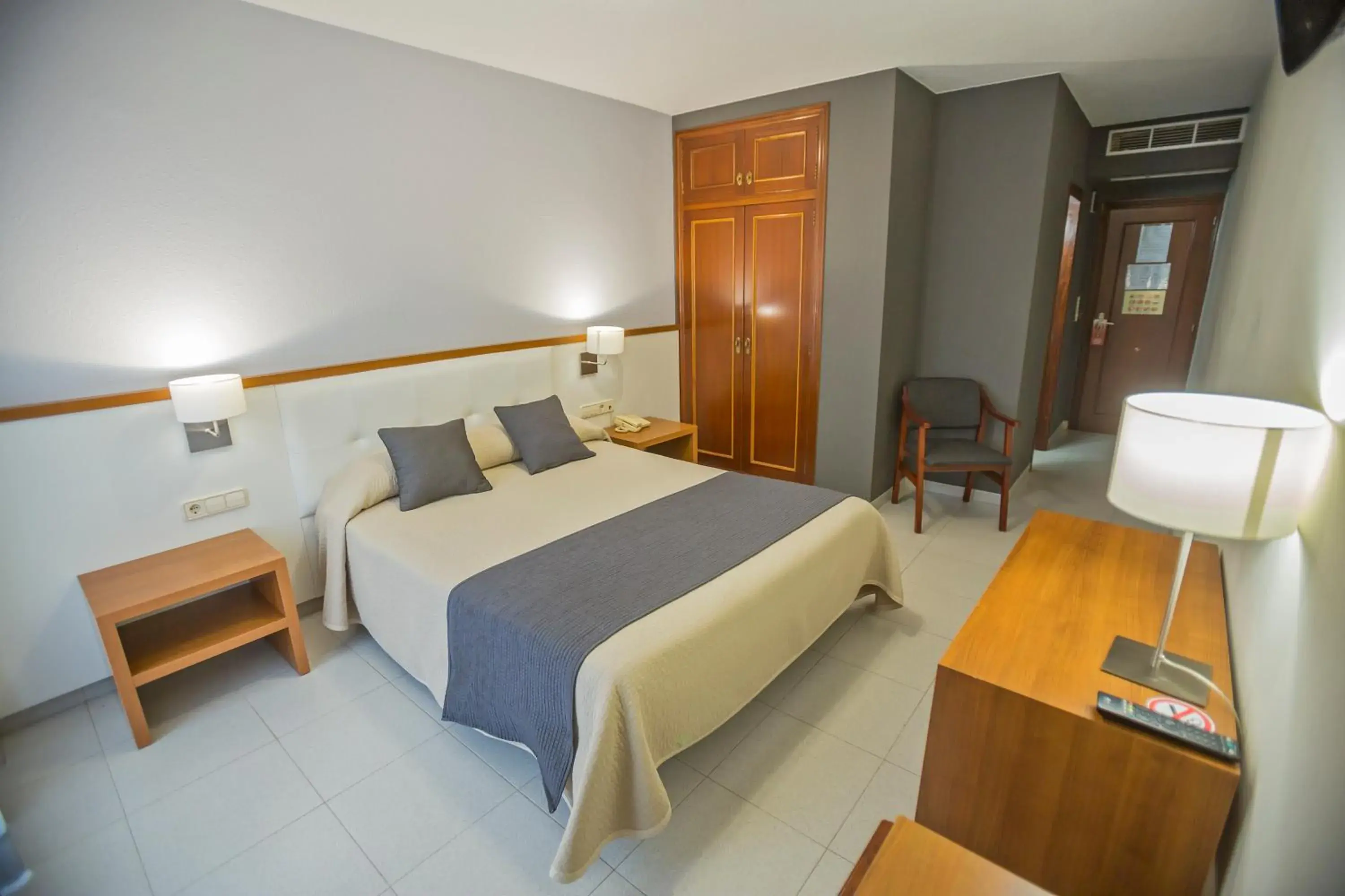 Standard Twin Room in Hotel Teruel Standard Twin Room in Hotel Teruel