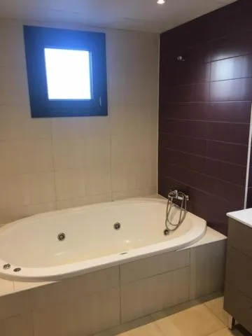 Hot Tub in Hotel Teruel