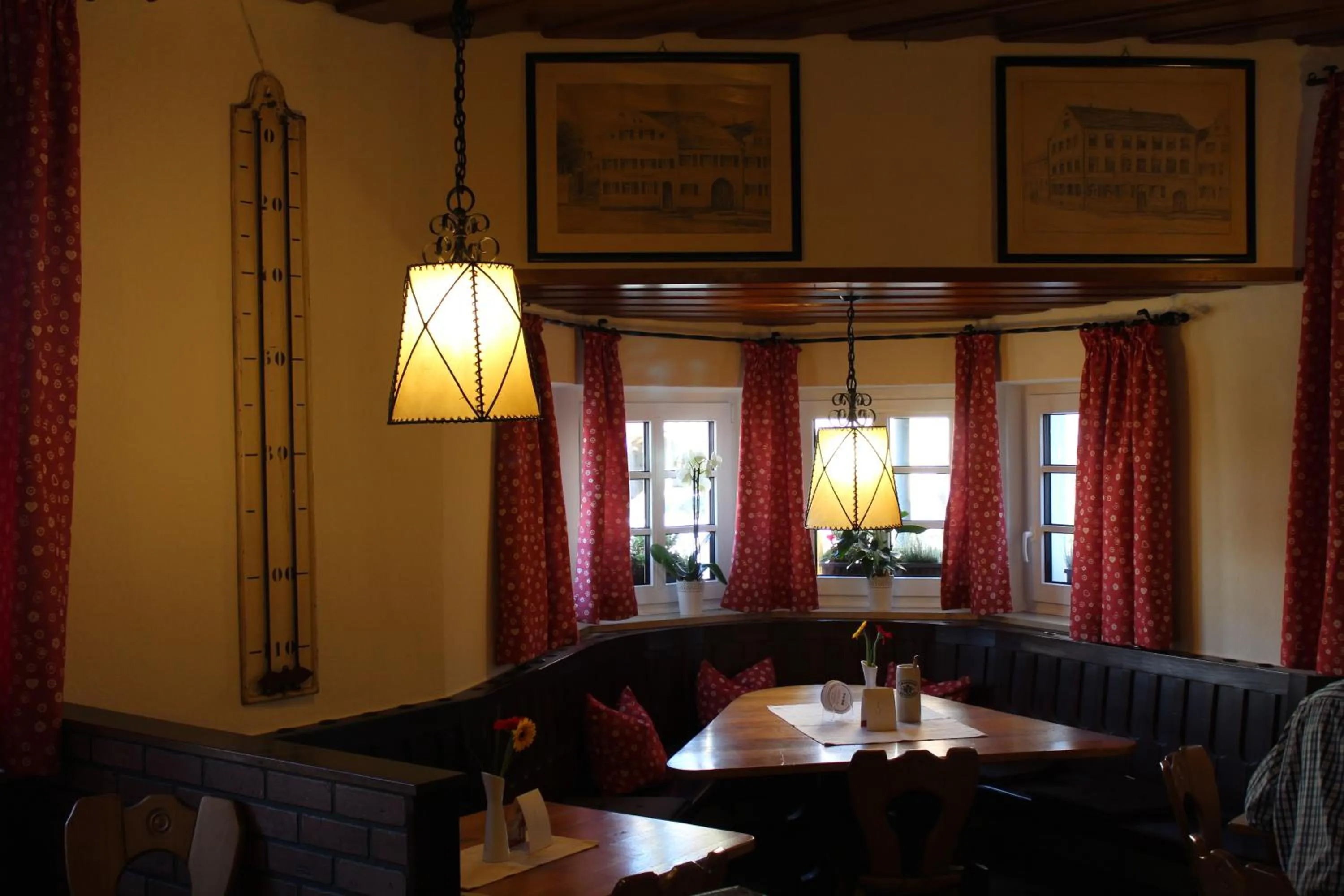 Restaurant/places to eat in Hotel Brauereigasthof Amberger