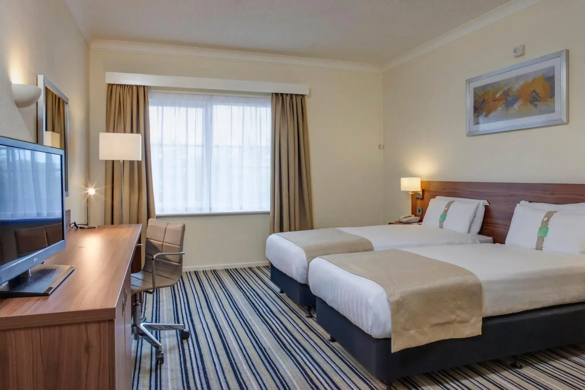 Standard Room with Two Single Beds - Accessible in Holiday Inn Lancaster by IHG Standard Room with Two Single Beds - Accessible in Holiday Inn Lancaster by IHG