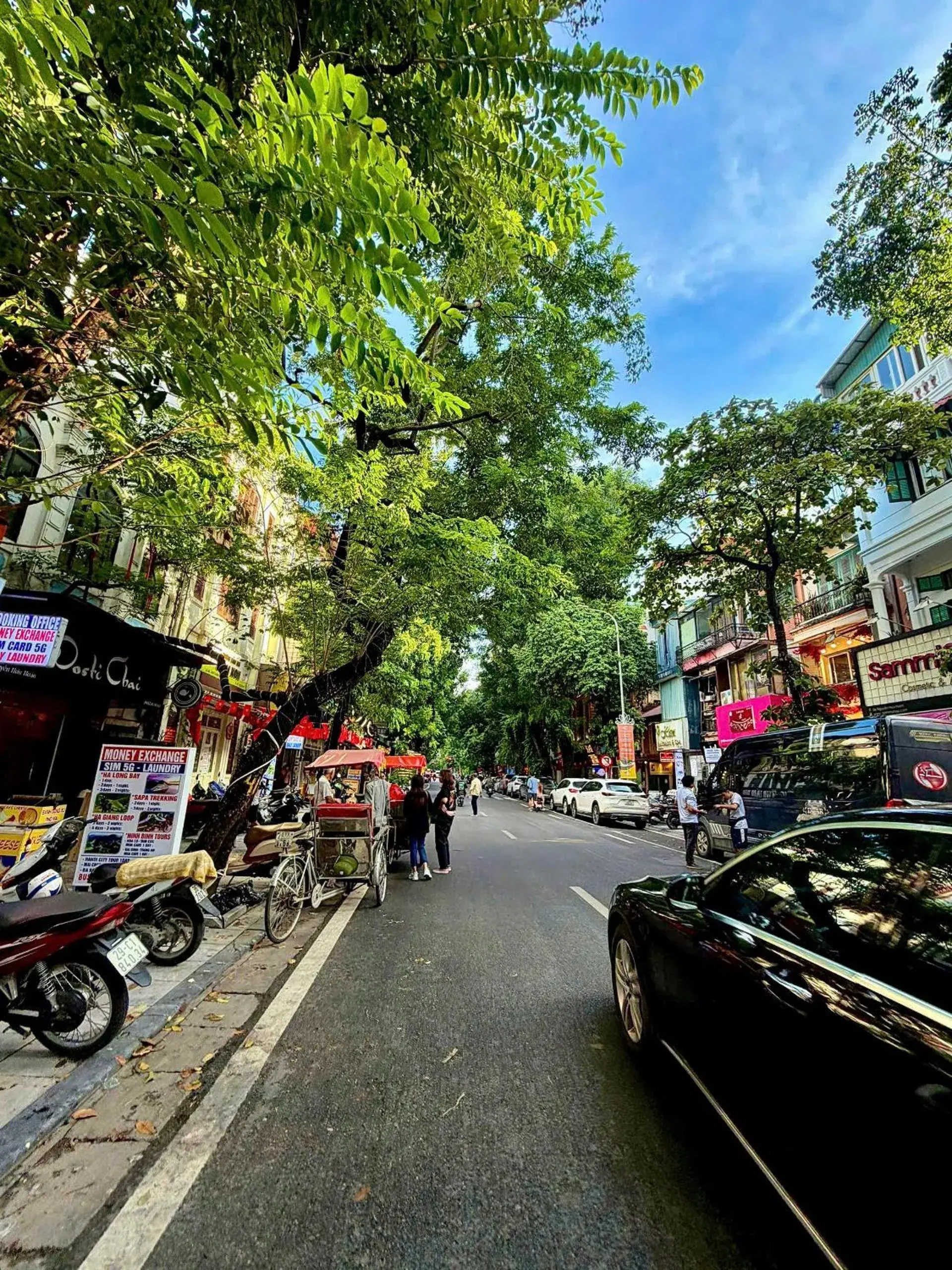 Property building in Hanoi Discovery Old Quarter Hotel Property building in Hanoi Discovery Old Quarter Hotel