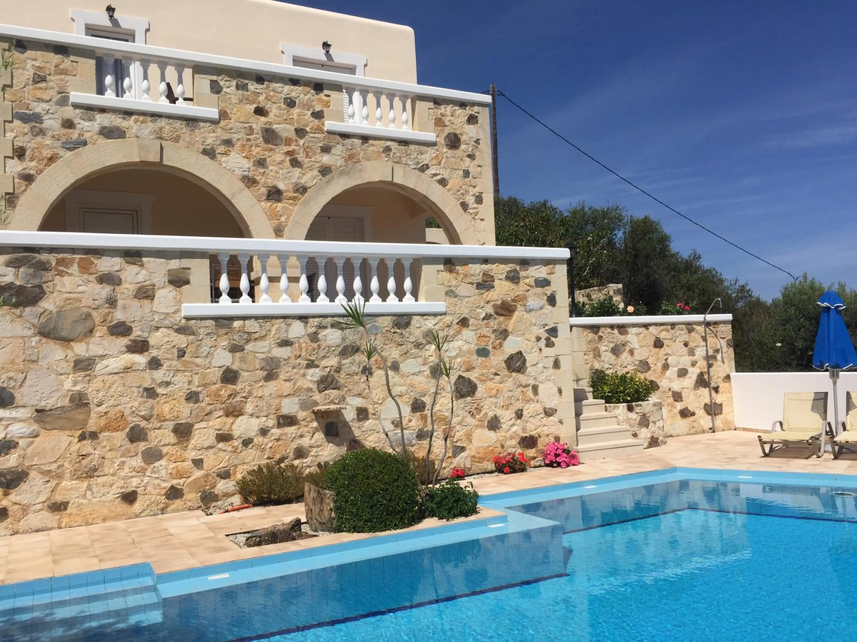 Facade/entrance in Ilios Village