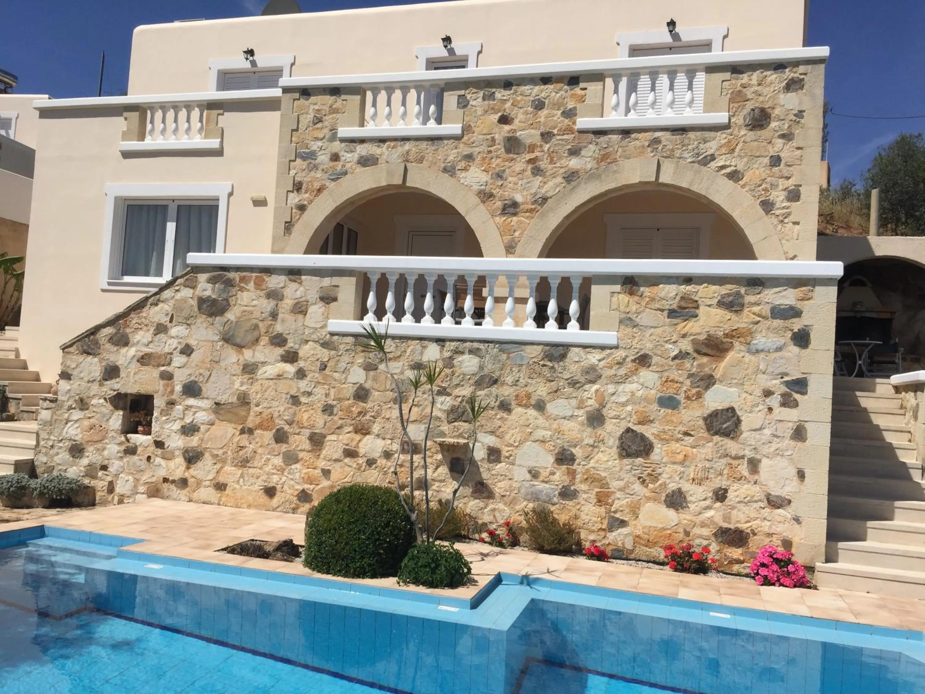 Facade/entrance in Ilios Village
