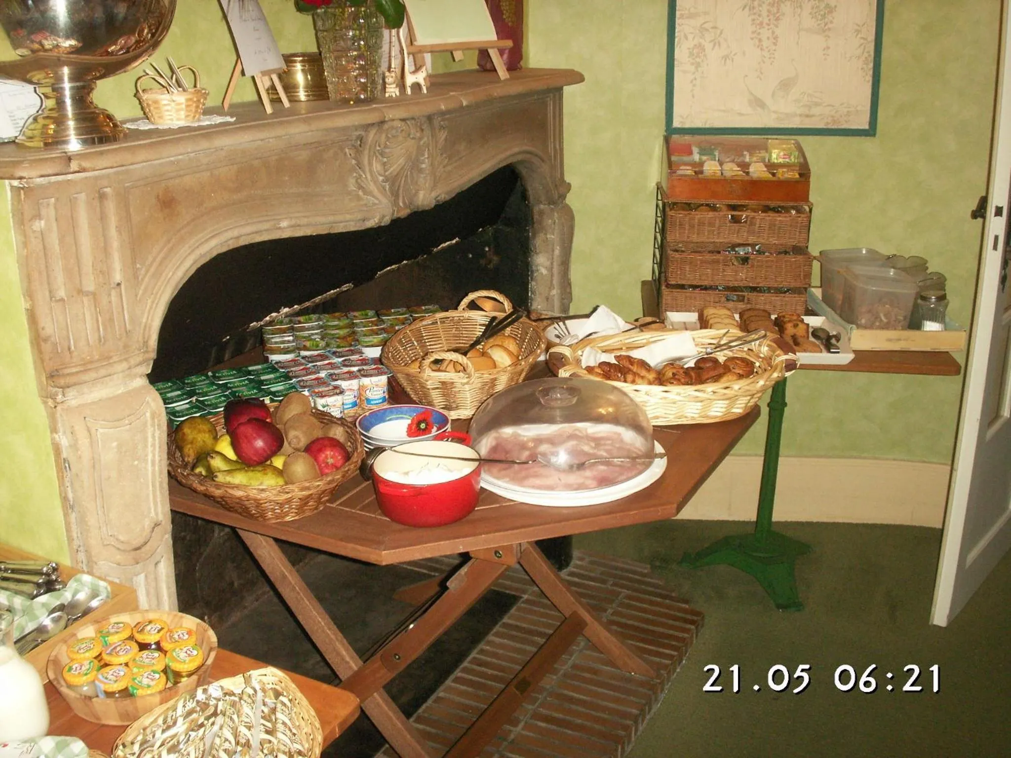 Restaurant/places to eat in Blanche de Castille