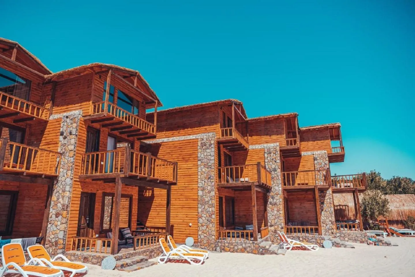 Property building in Paradise Sweir