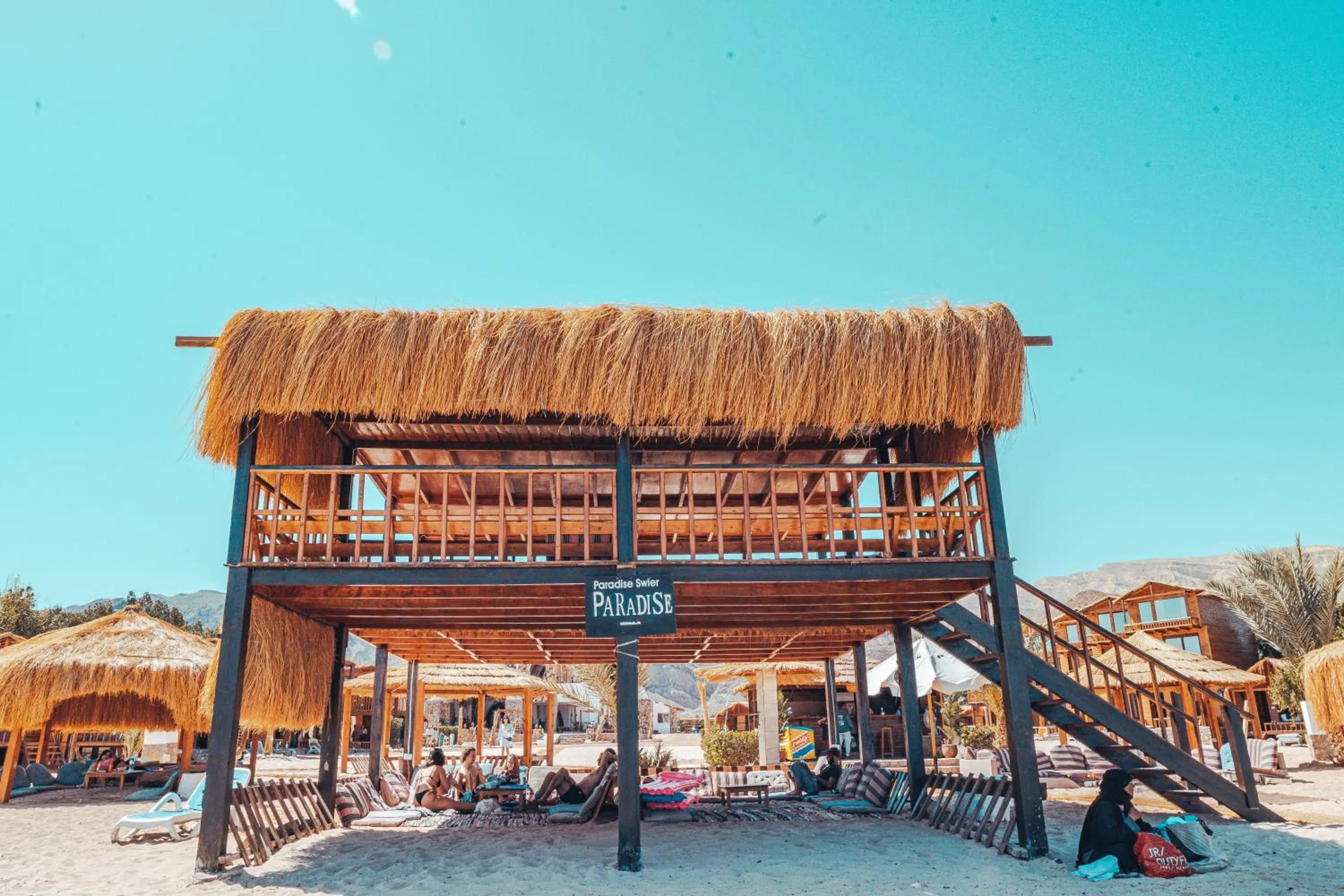 Seating area in Paradise Sweir