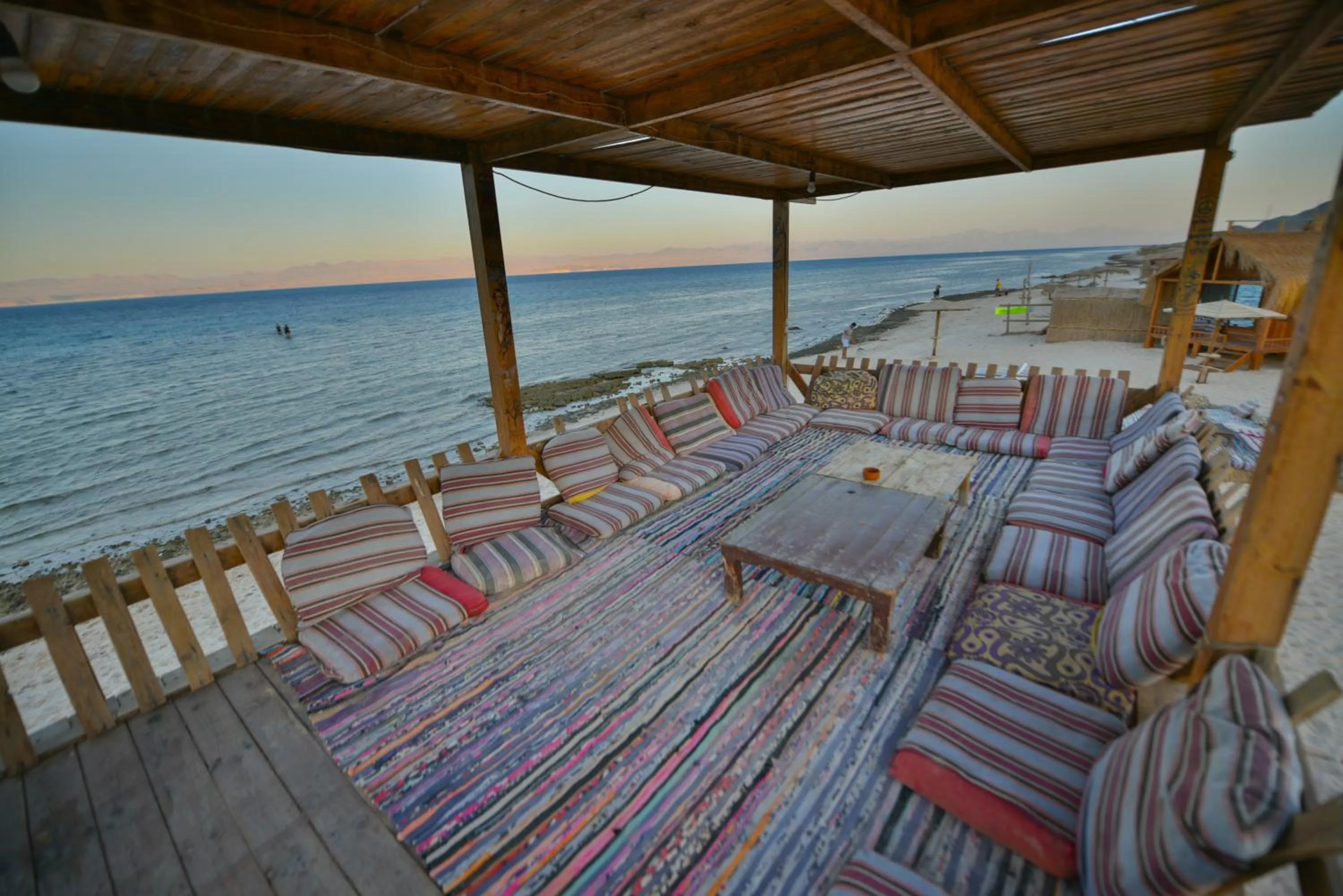 Patio in Paradise Sweir