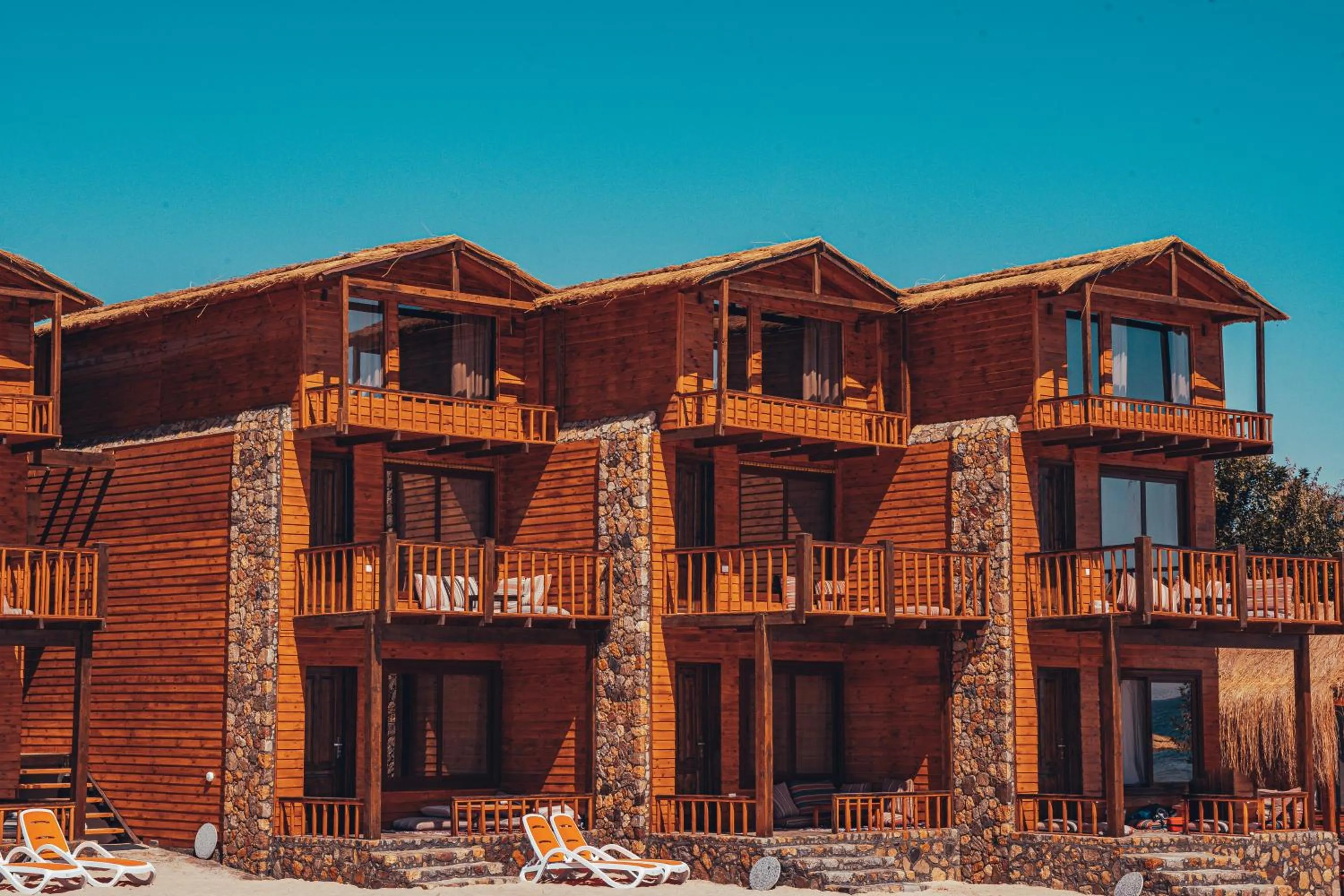 Property building in Paradise Sweir