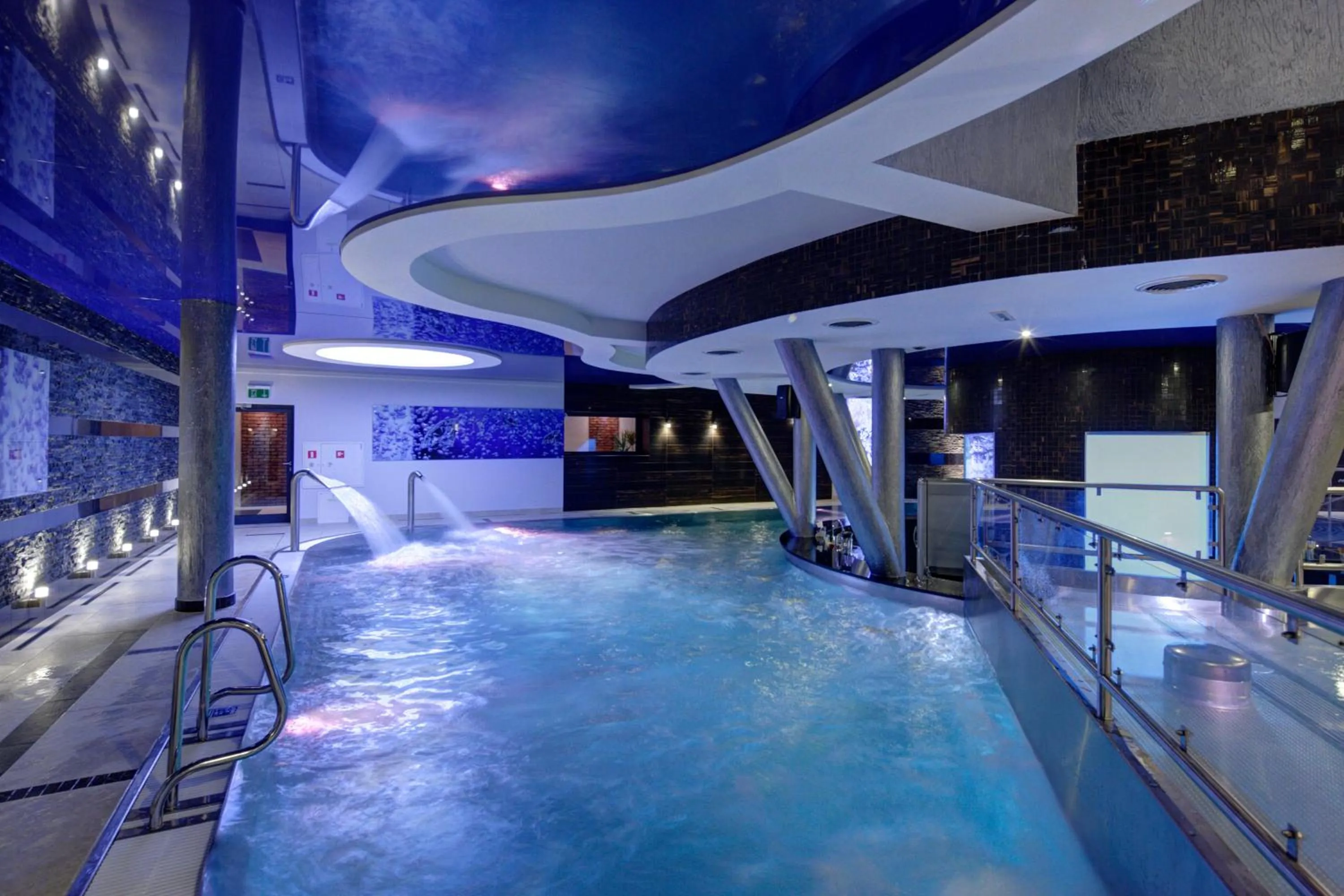Swimming pool in Blue Diamond Hotel Active SPA