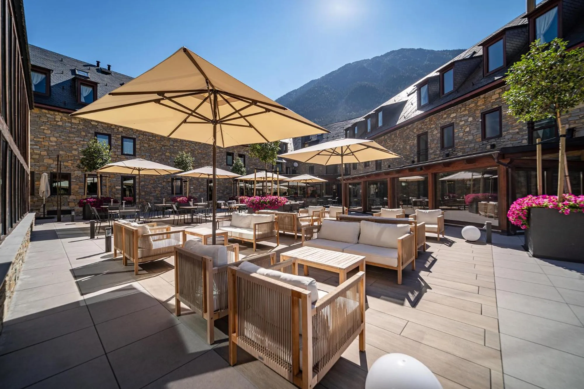 Property building in Hotel Vilagaros