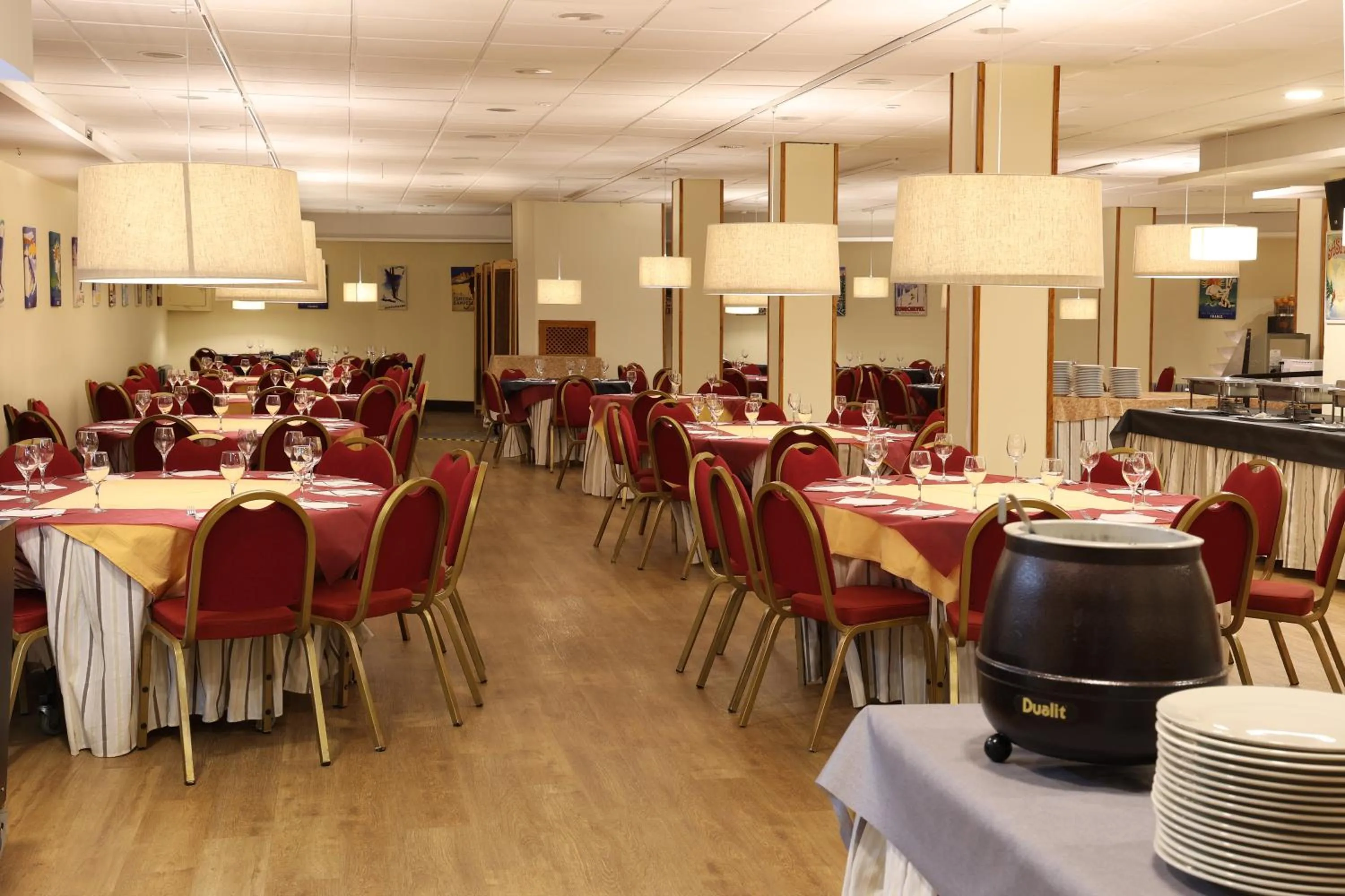 Restaurant/places to eat in Hotel Vilagaros