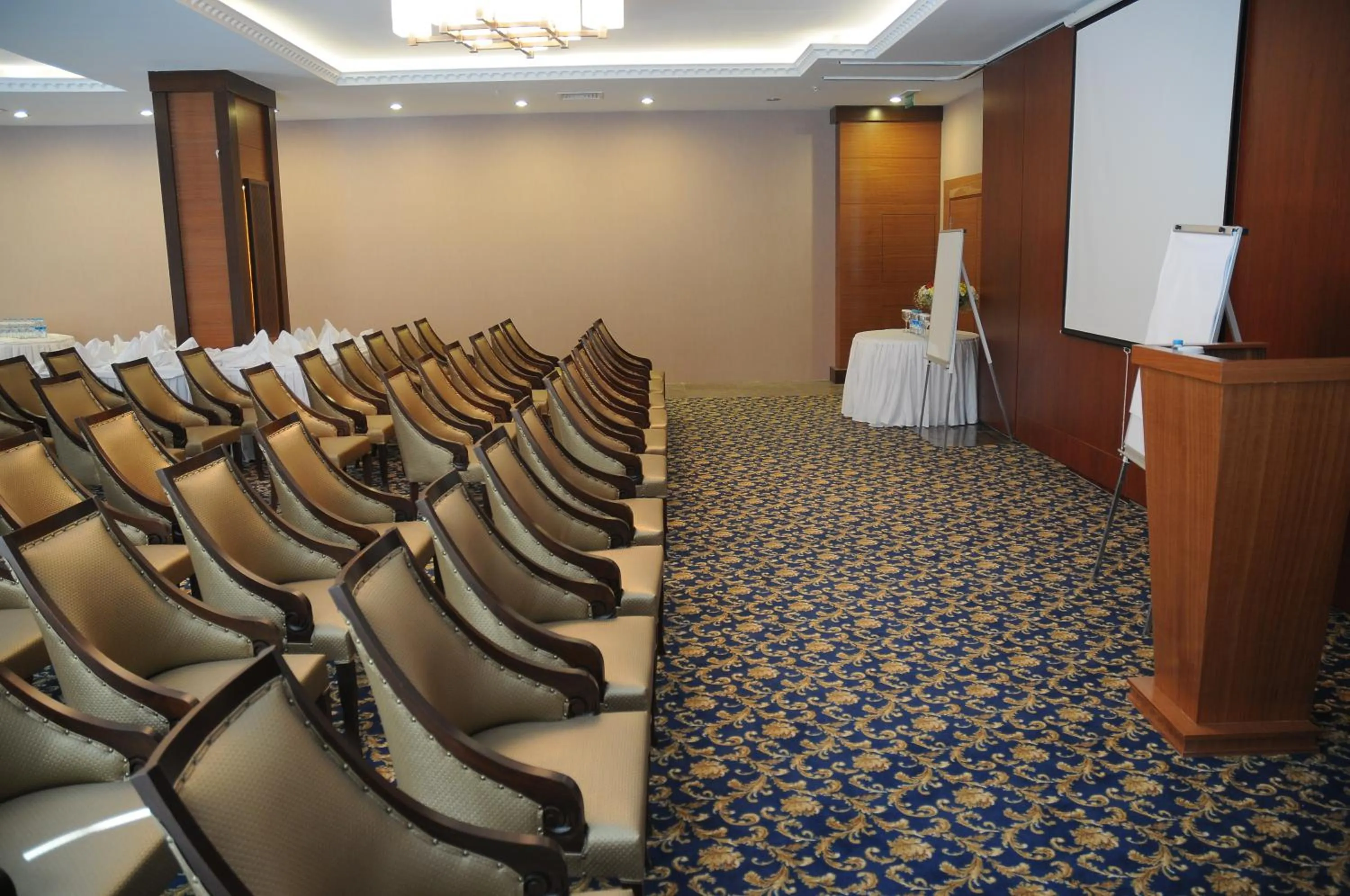 Business facilities in Paradise Island Hotel