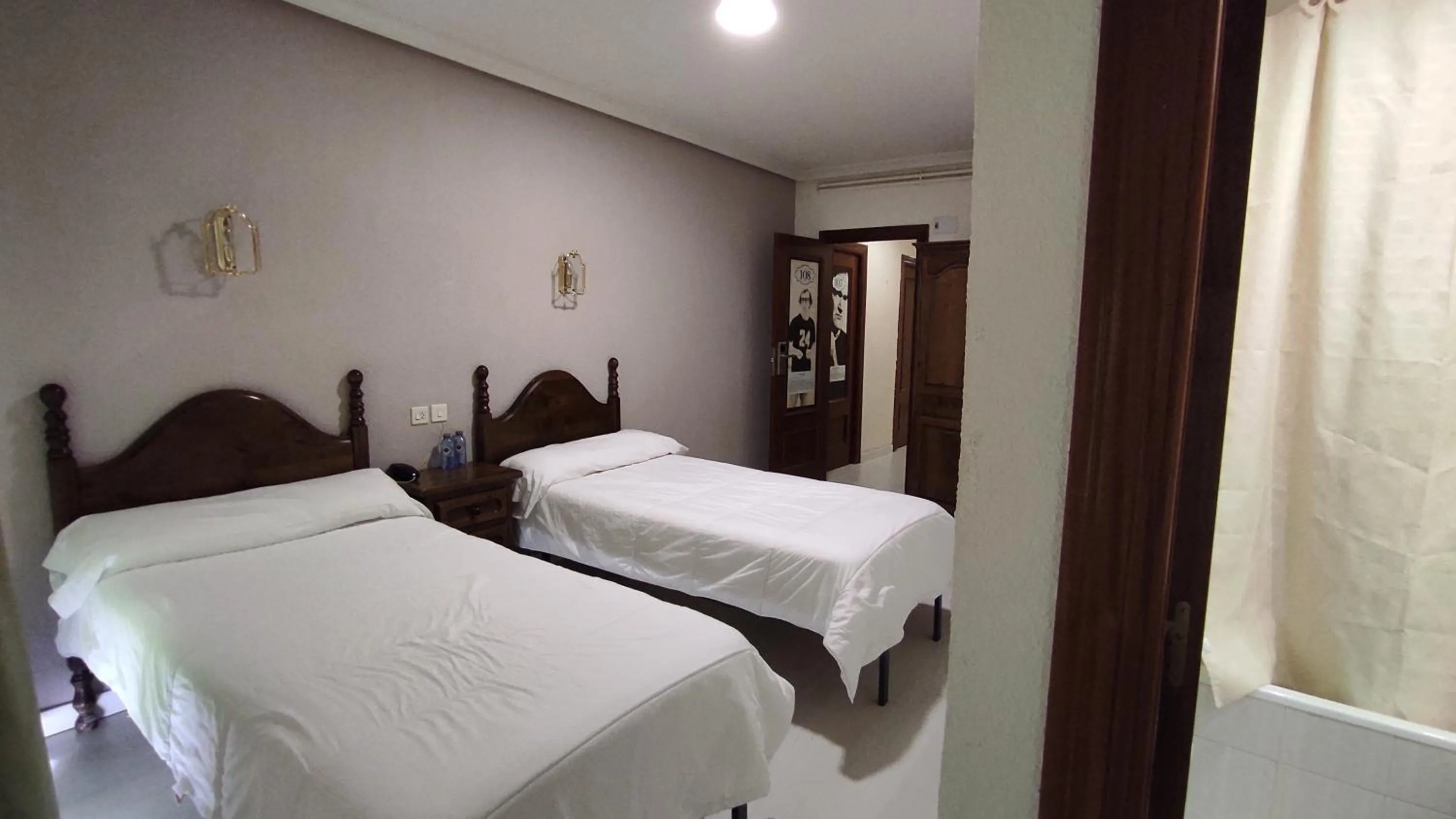 Bedroom, Bed in Emperatriz II