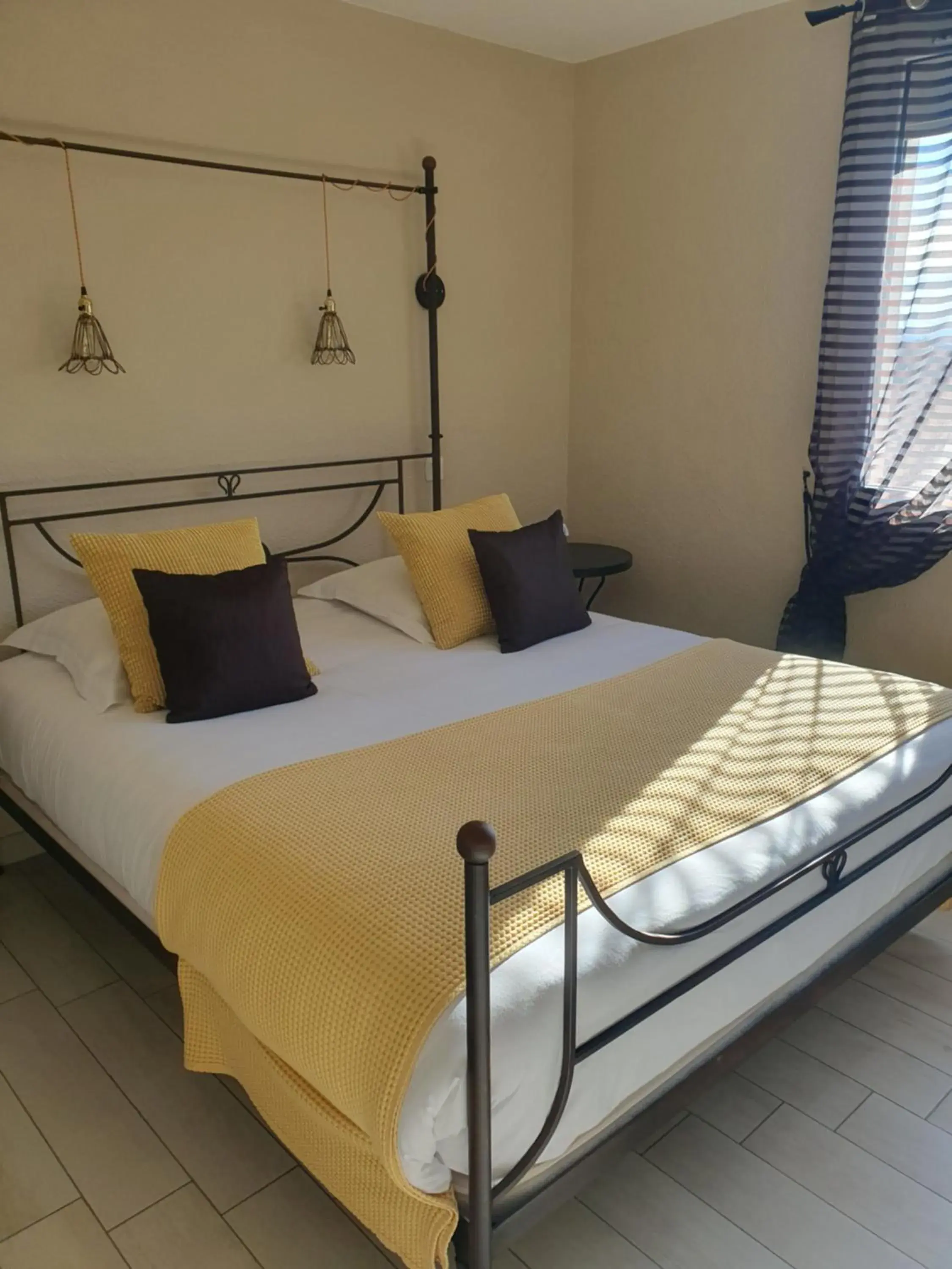 Superior Double Room in Le Mas des Quintrands Manosque - Motel de charme Superior Double Room in Le Mas des Quintrands Manosque - Motel de charme