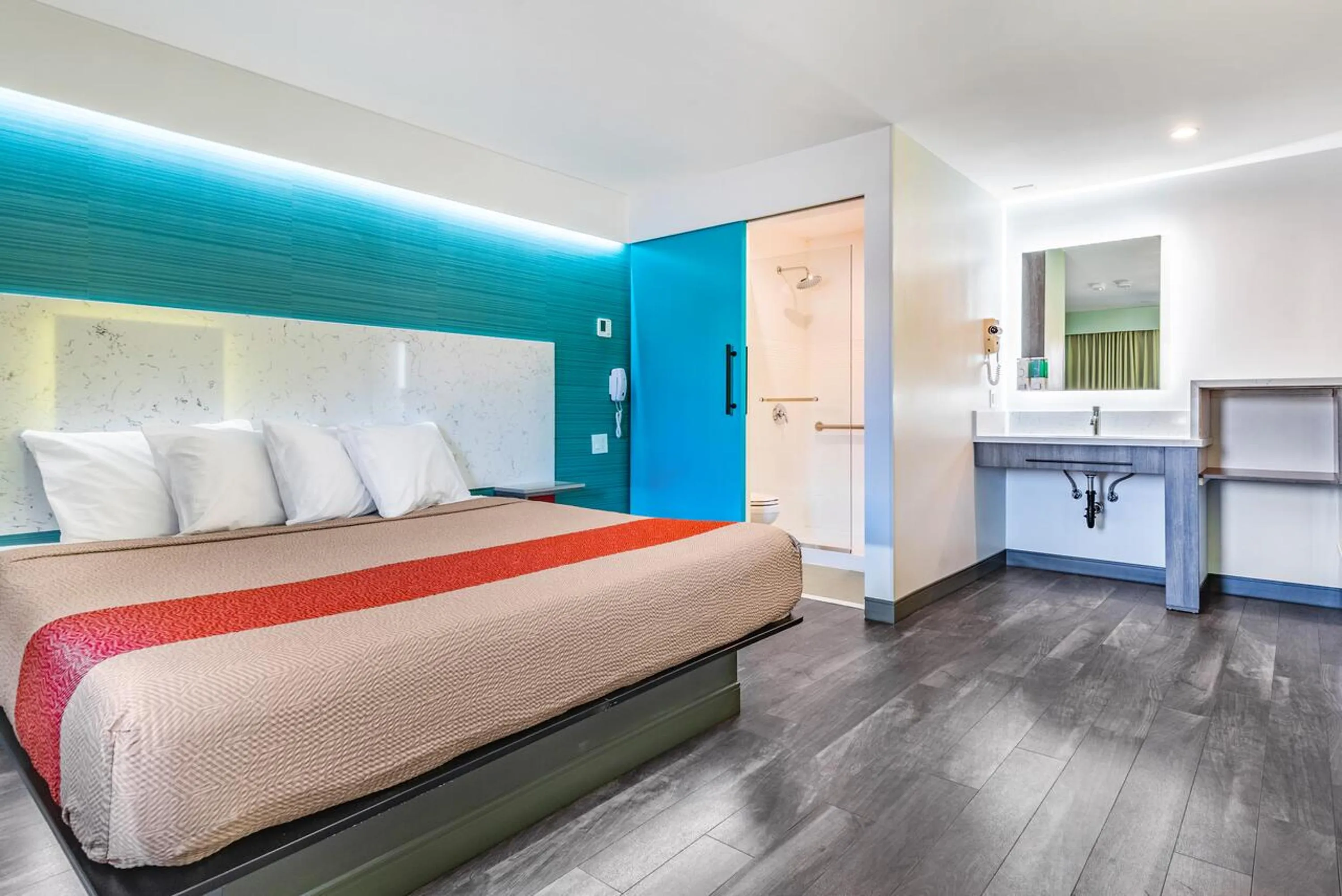 Photo of the whole room, Bed in Solo Motel Broadway