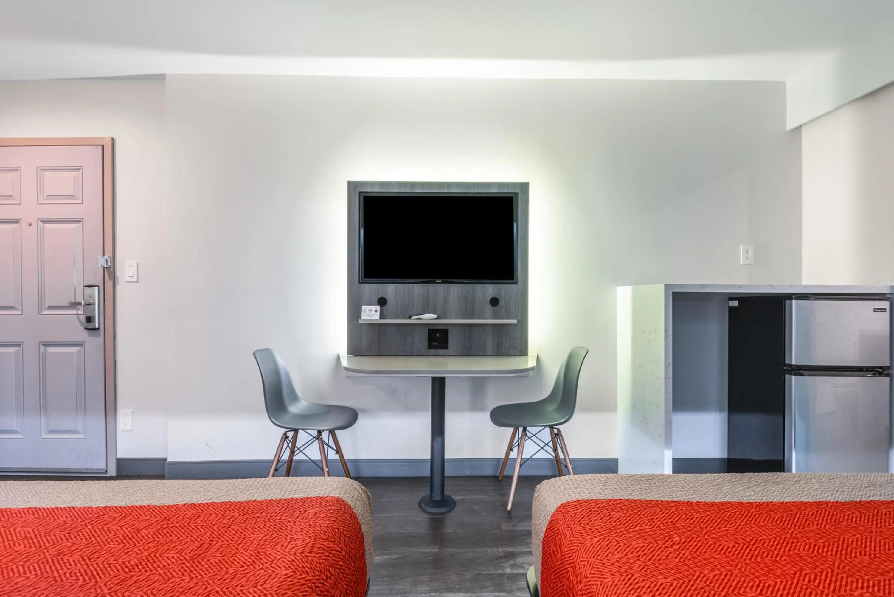 hair dresser in Solo Motel Broadway