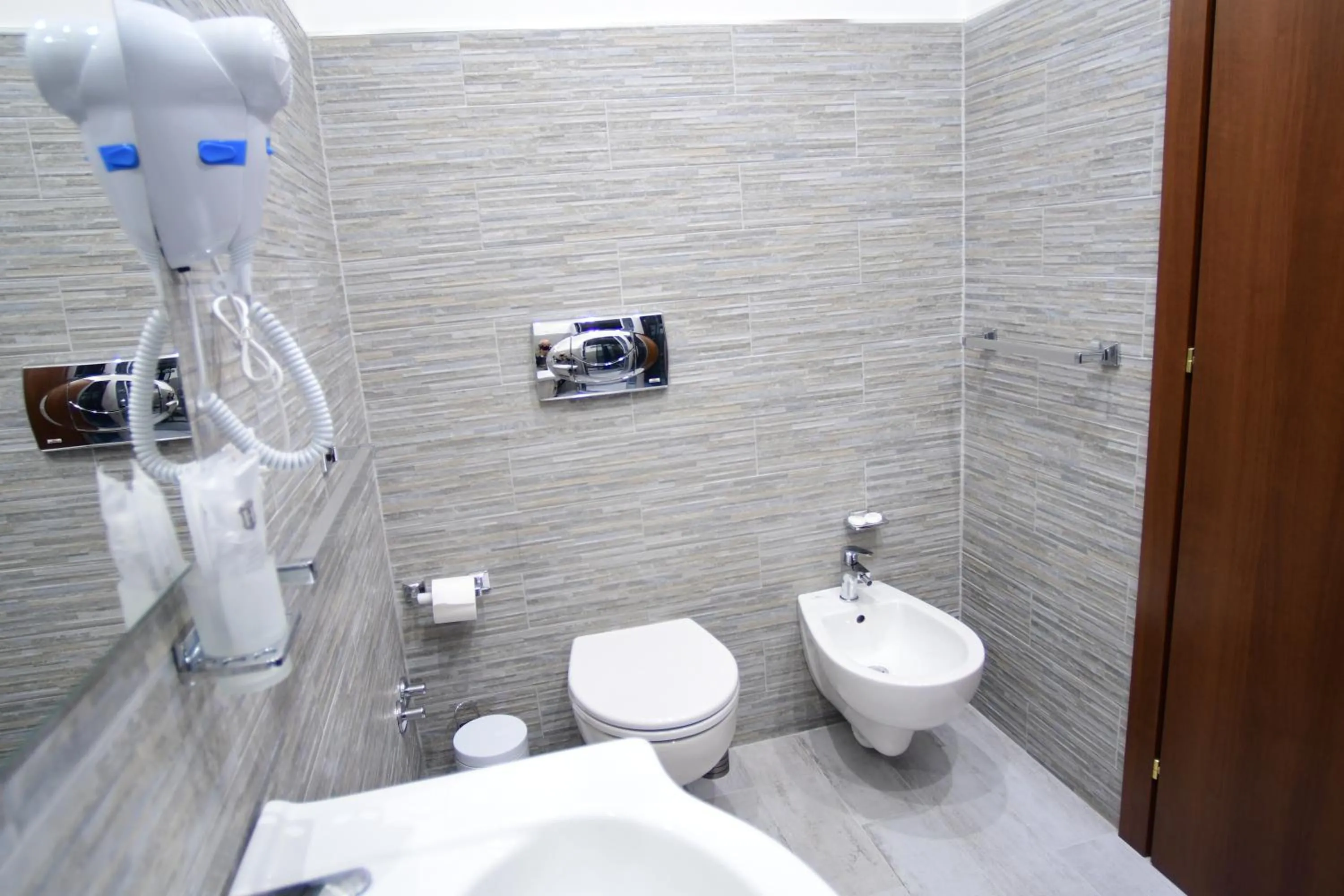 Shower in Royal Termini