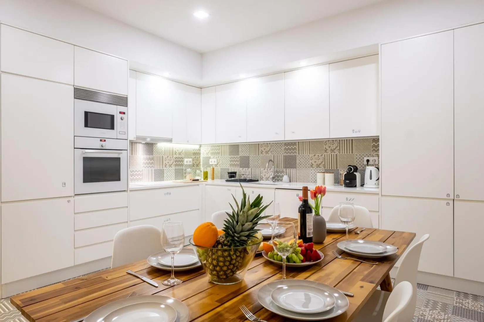 Kitchen or kitchenette in Hola Lisbon Suites