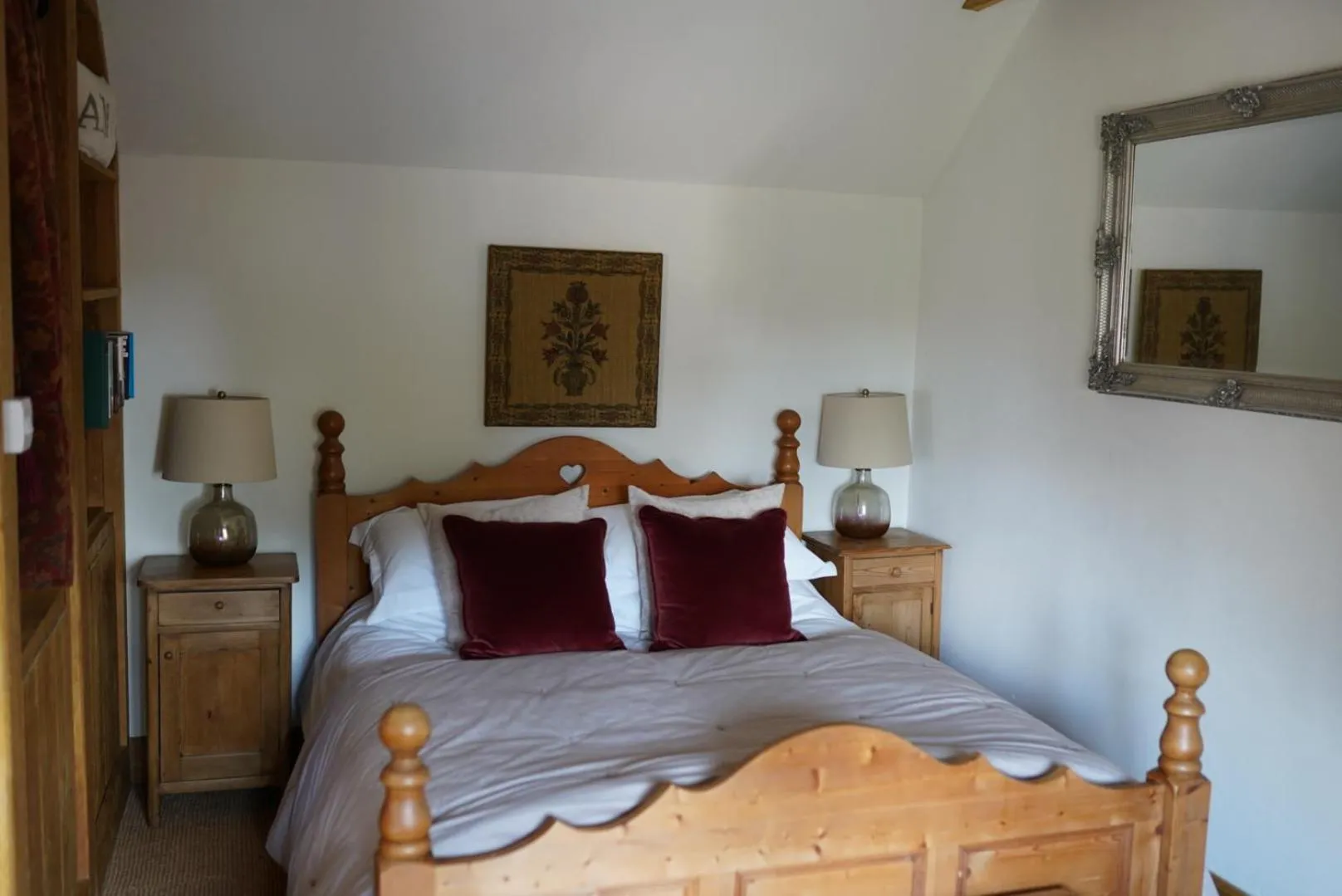 Bedroom, Bed in Finchden Barn
