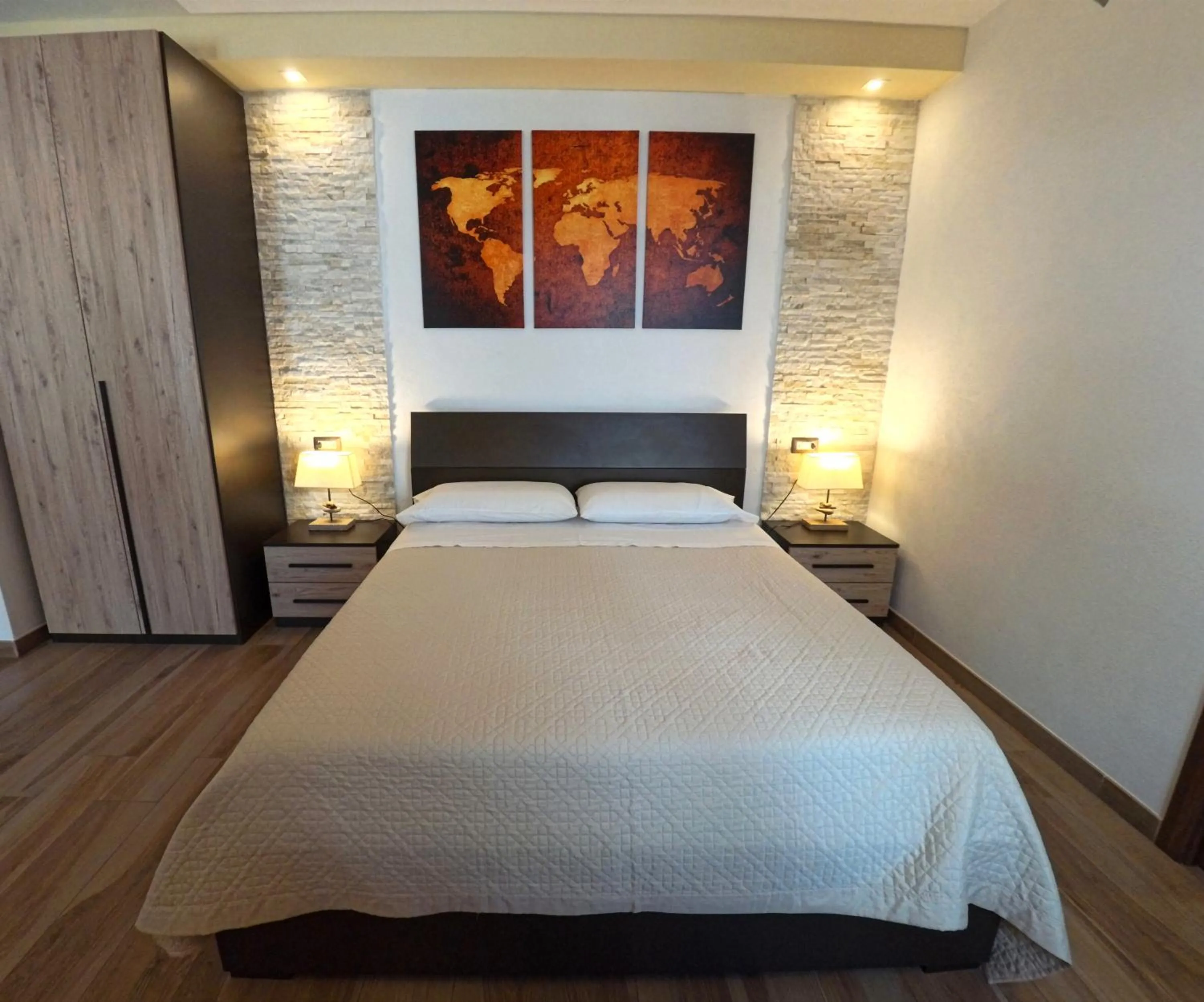 Bed in Sunset Bed and Breakfast