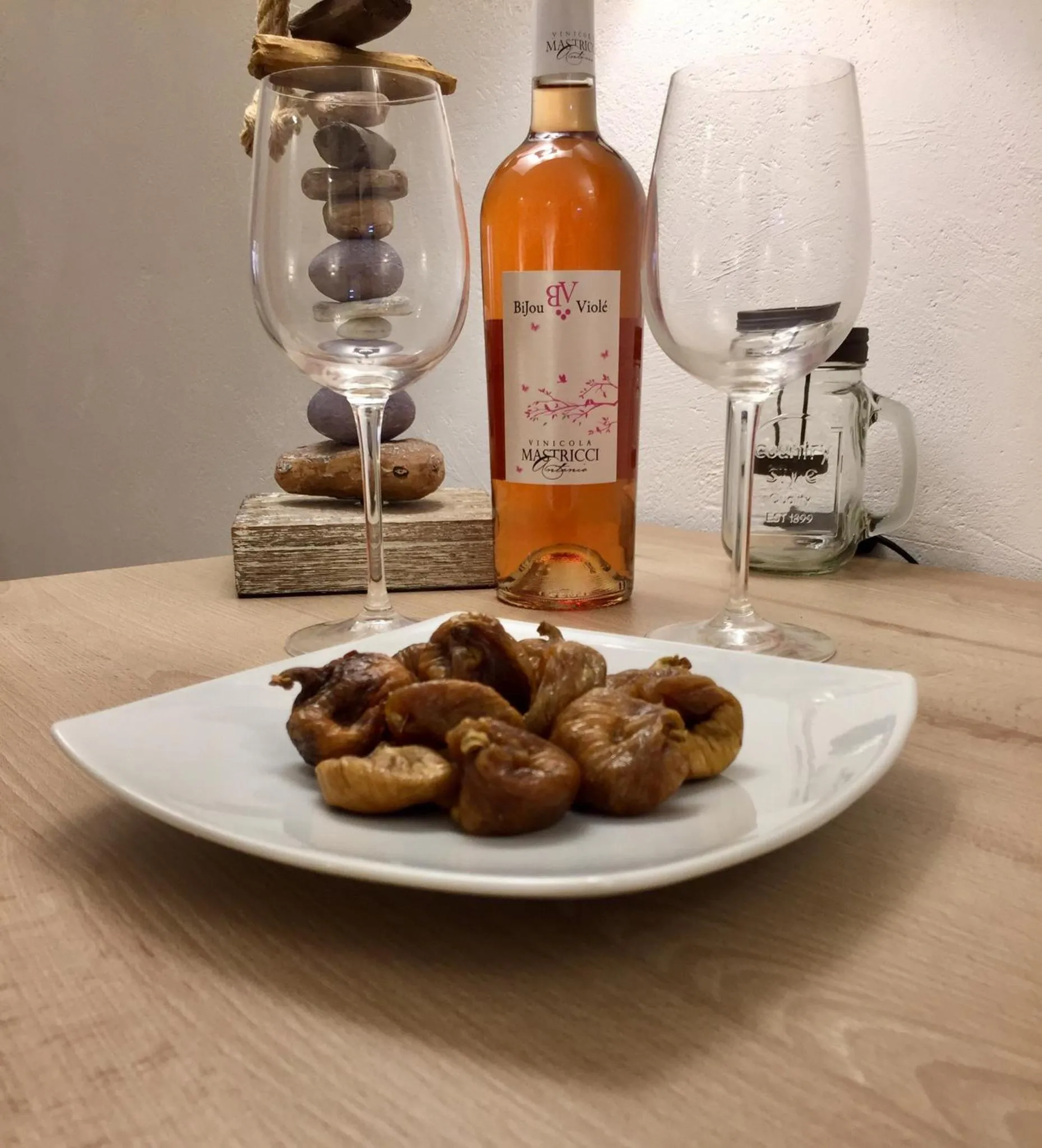 Food and drinks in Sunset Bed and Breakfast