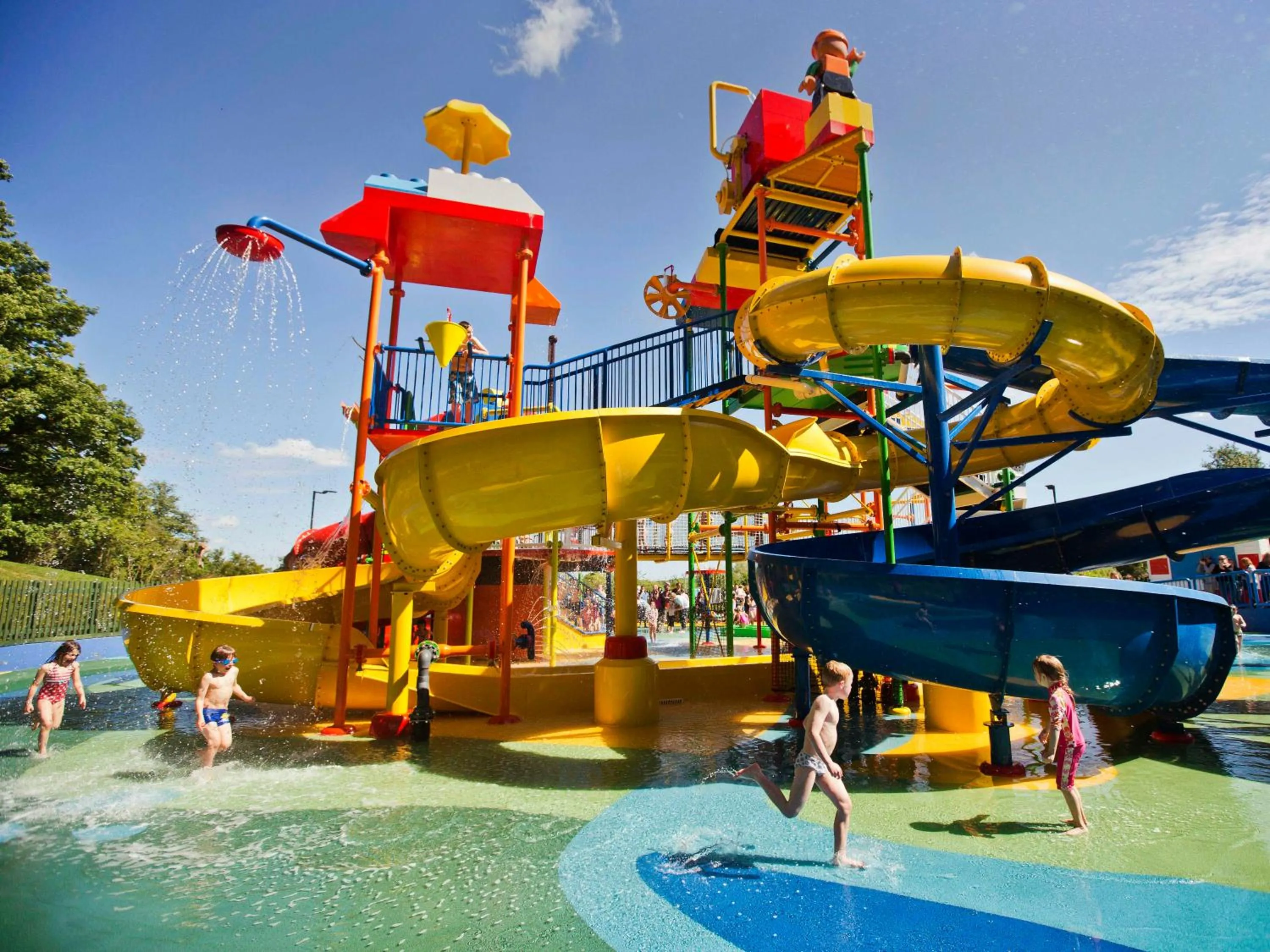Nearby landmark, Water Park in Holiday Inn Maidenhead Windsor