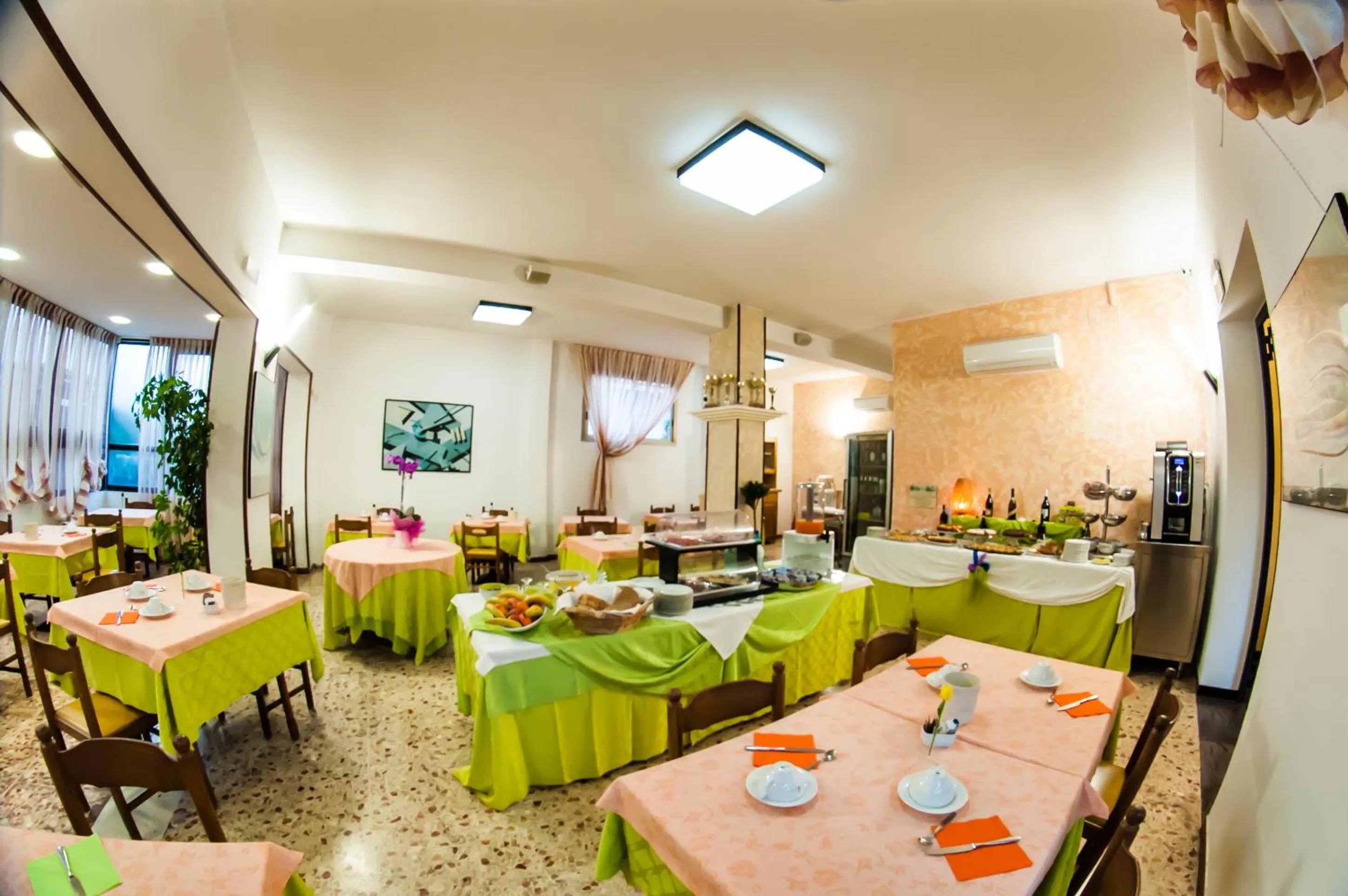 Restaurant/places to eat in Hotel Angelini