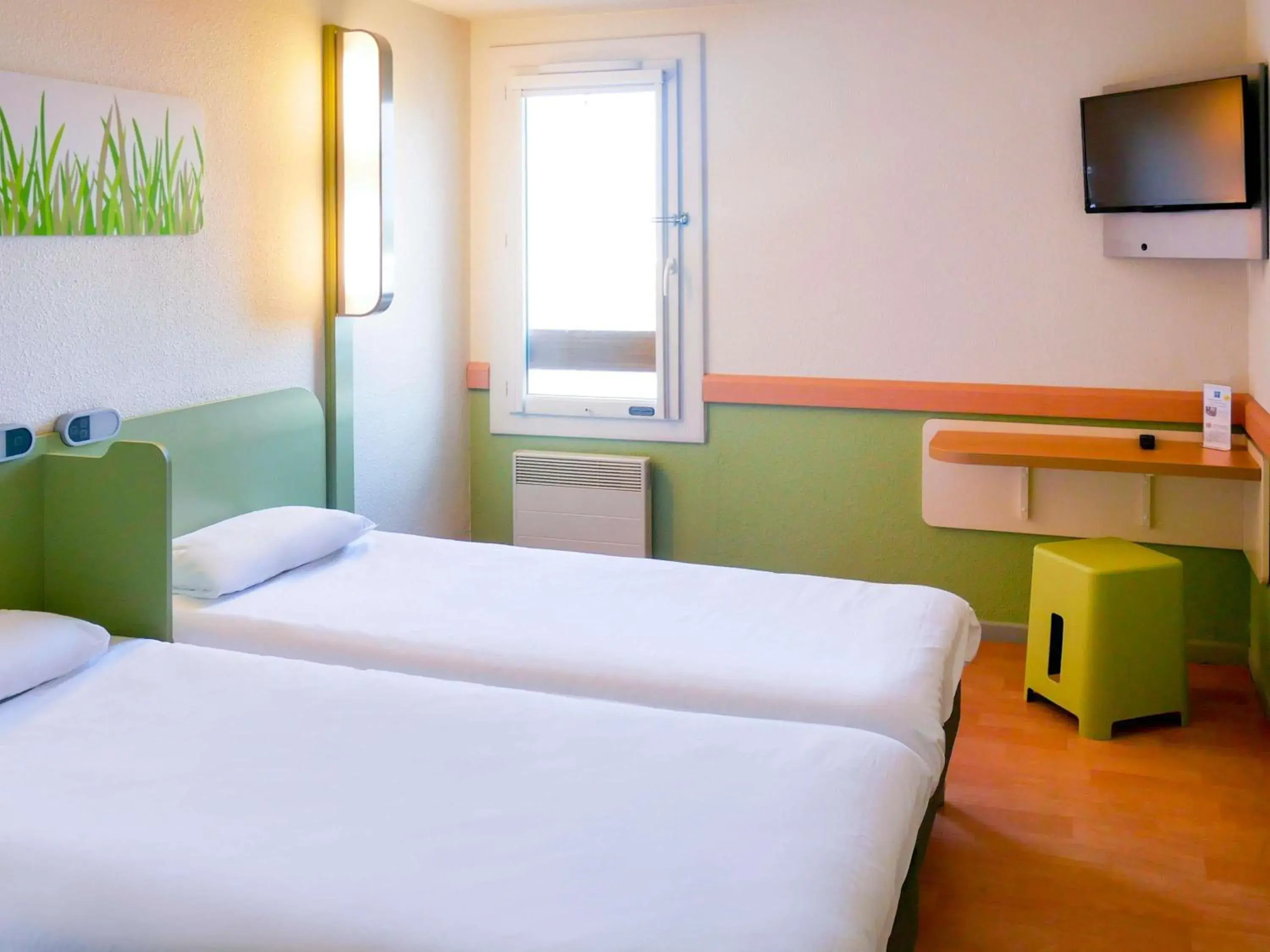 Twin Room in ibis budget Narbonne Sud A9/A61 Twin Room in ibis budget Narbonne Sud A9/A61