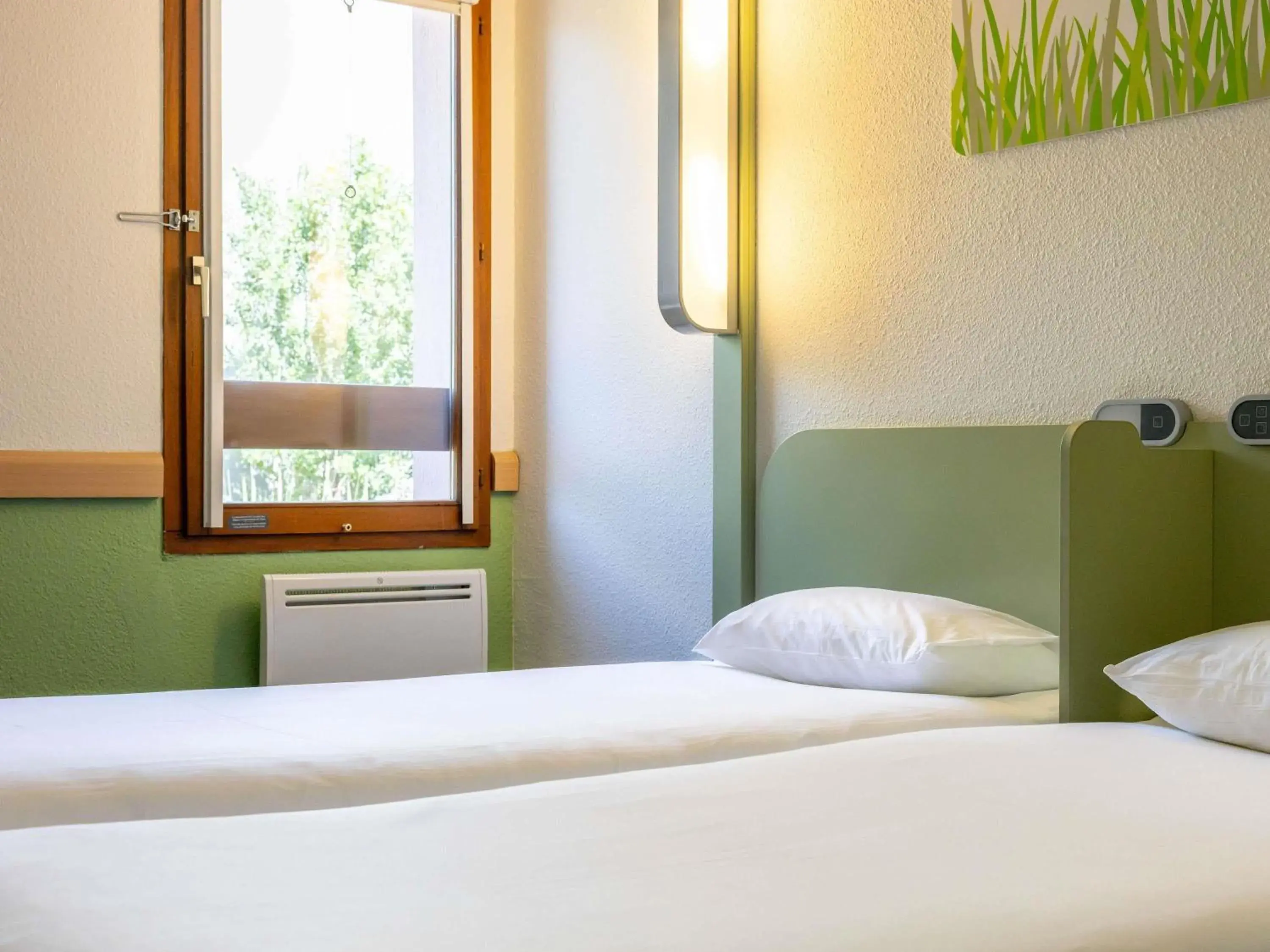 Twin Room in ibis budget Narbonne Sud A9/A61 Twin Room in ibis budget Narbonne Sud A9/A61