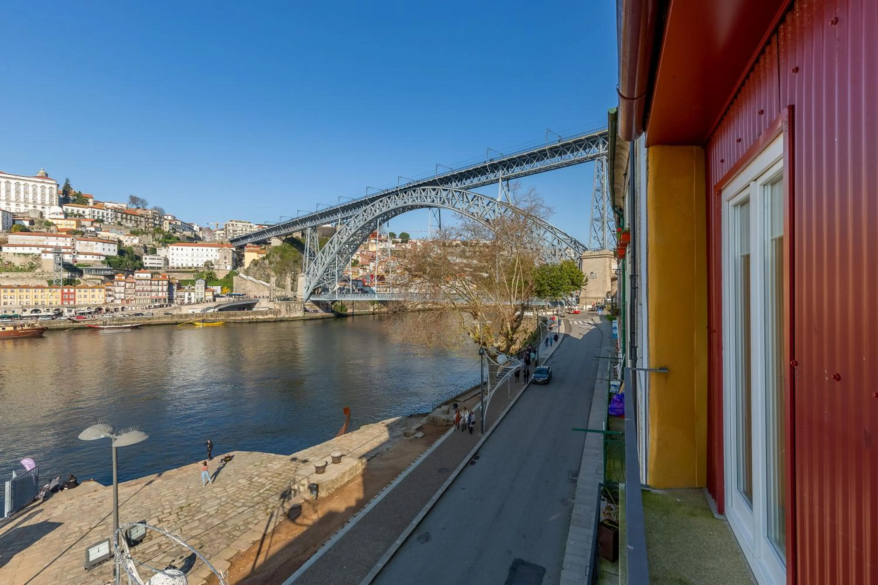 Nearby landmark in YOUROPO - Ribeira Gaia